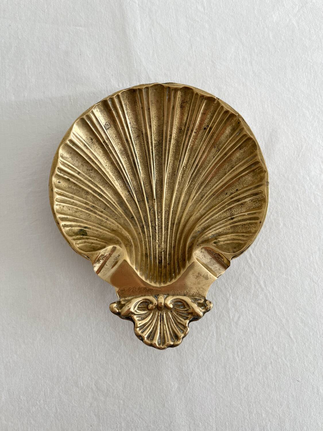 Vintage bronze shell ashtray
