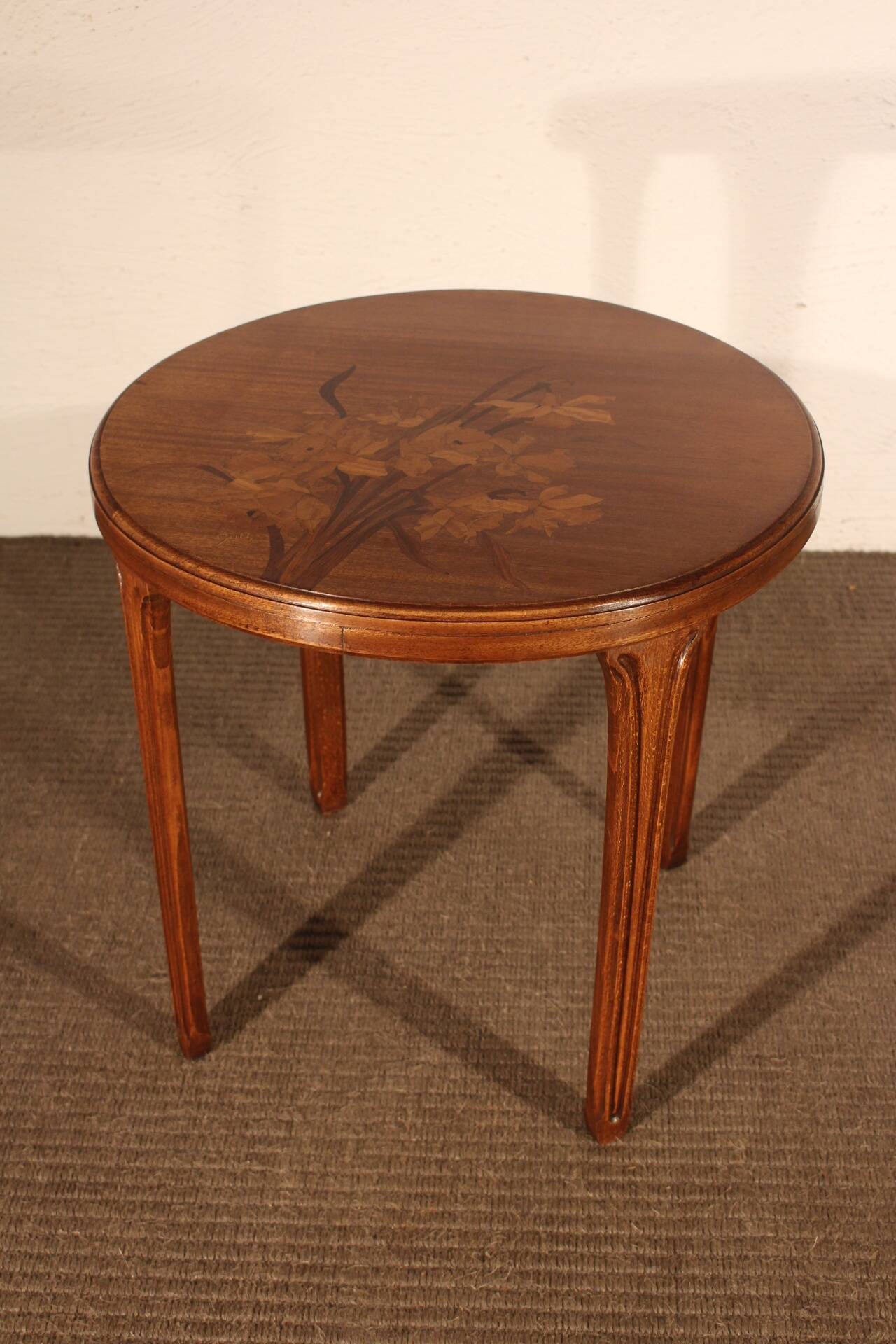 Art Nouveau pedestal table