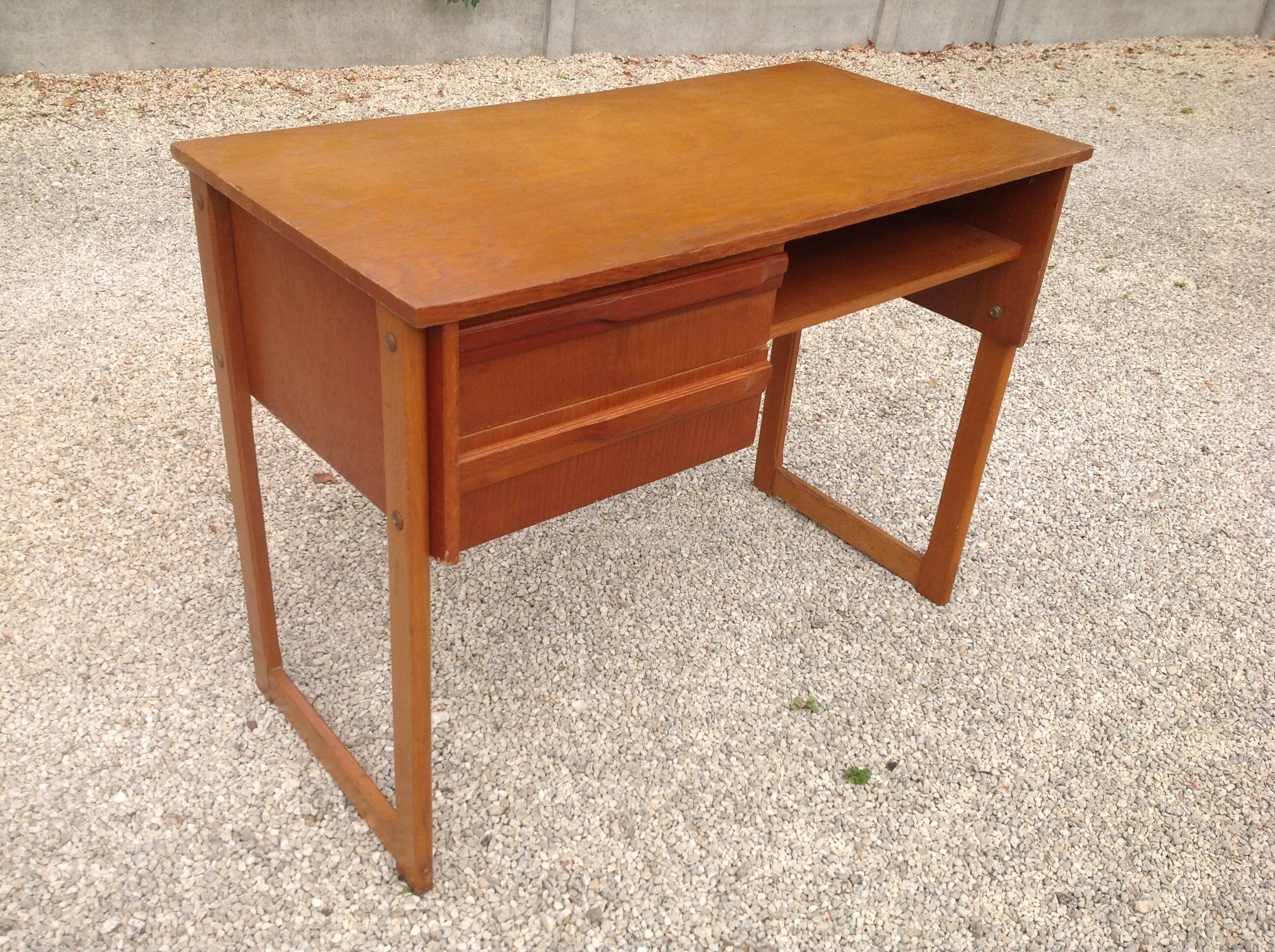 Vintage desk from the 60s with sled legs