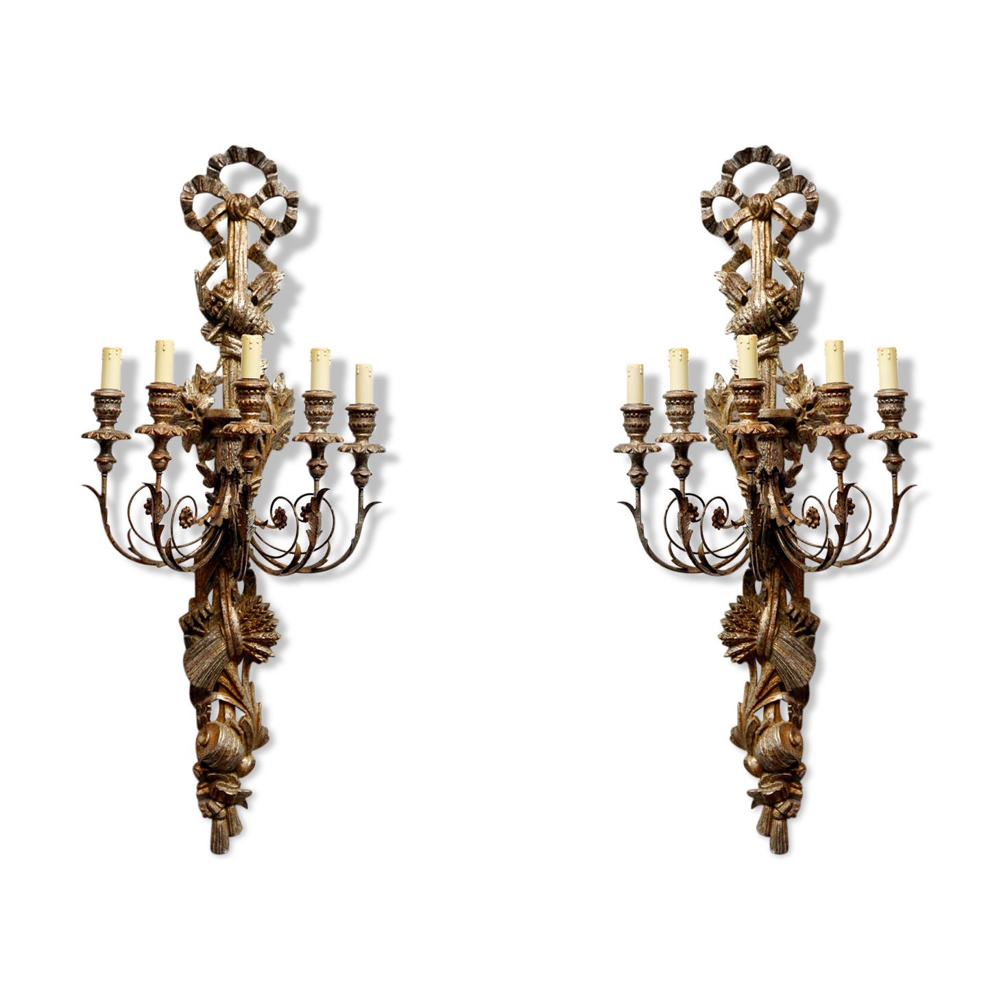 Large pair of wall light with 5 arms of light in gilded, silver and patinated wood