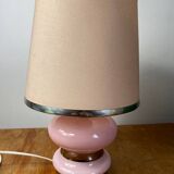 Table lamp in plain pink
