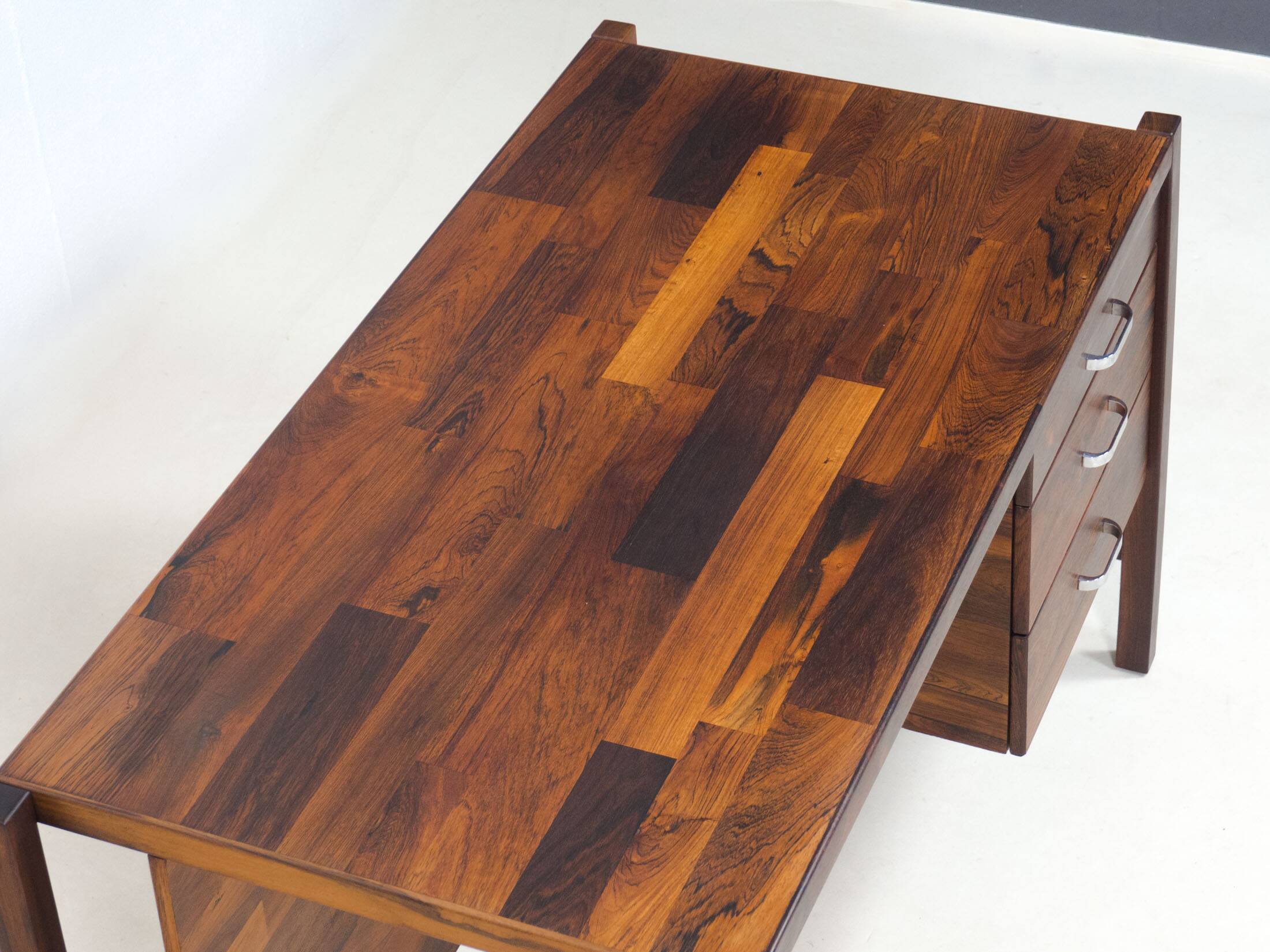 L’Atelier San Paolo rosewood writing desk by Jorge Zalszupin