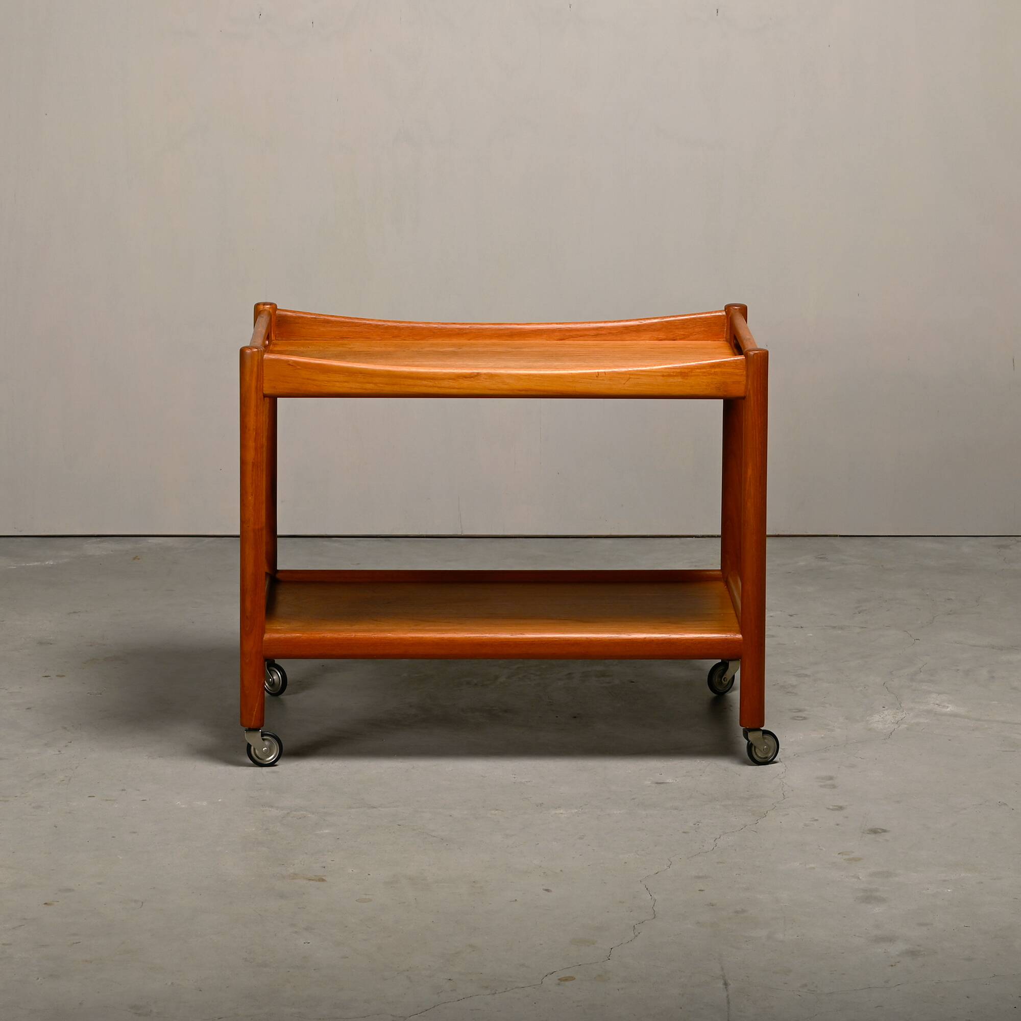 Hans J. Wegner AT-45 Trolley en teck pour Andreas Tuck et Illums Bolighus