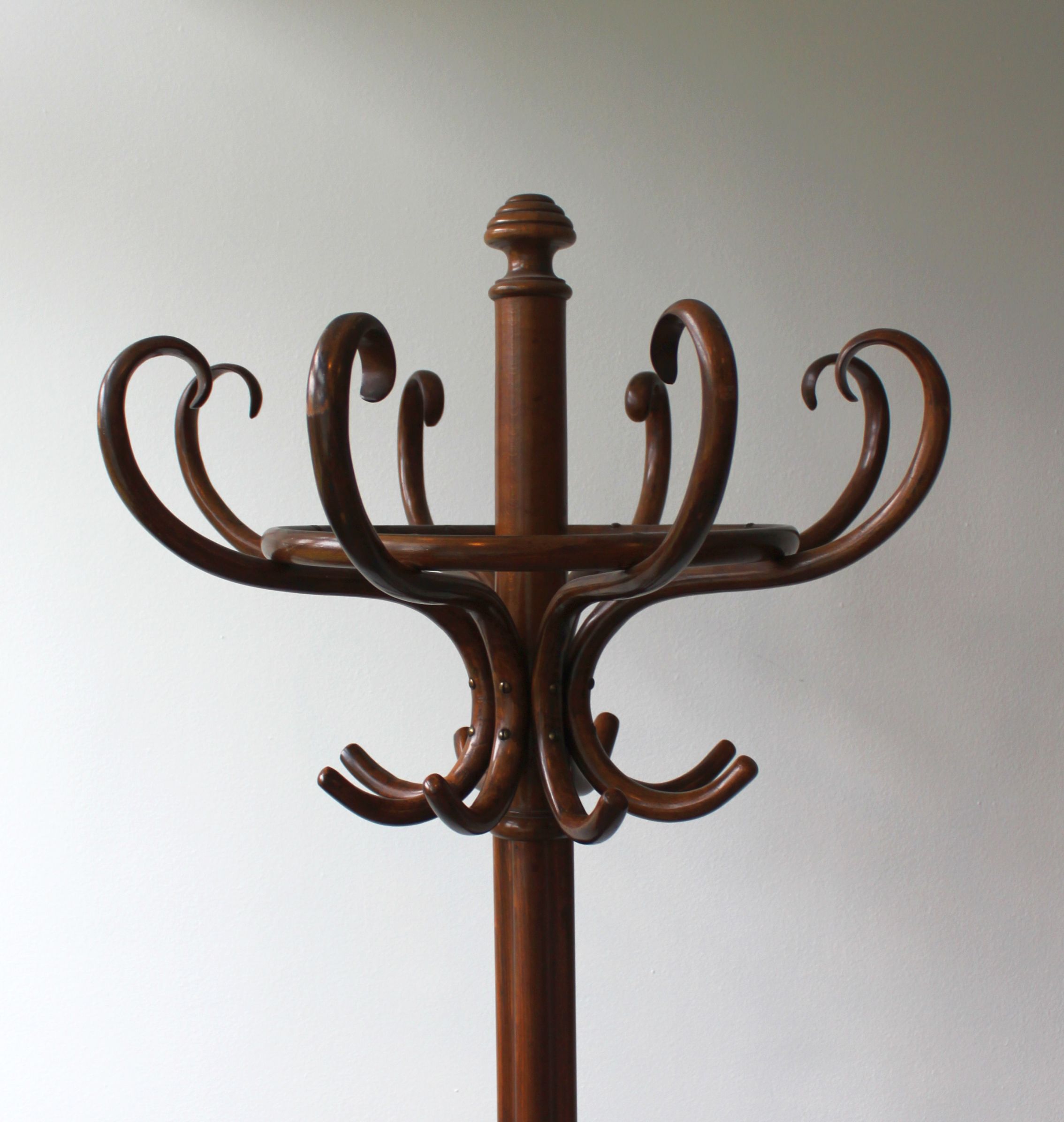 Parrot coat rack, model 10.401, XIXth.