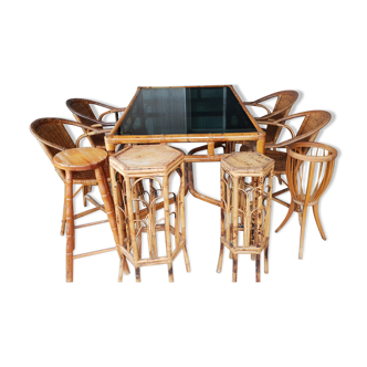 Set table rattan chairs