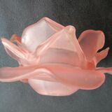 Art Deco wall light gilded bronze carved with cherries, pink tulip Rose in pink glass paste