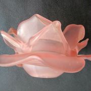 Art Deco wall light gilded bronze carved with cherries, pink tulip Rose in pink glass paste