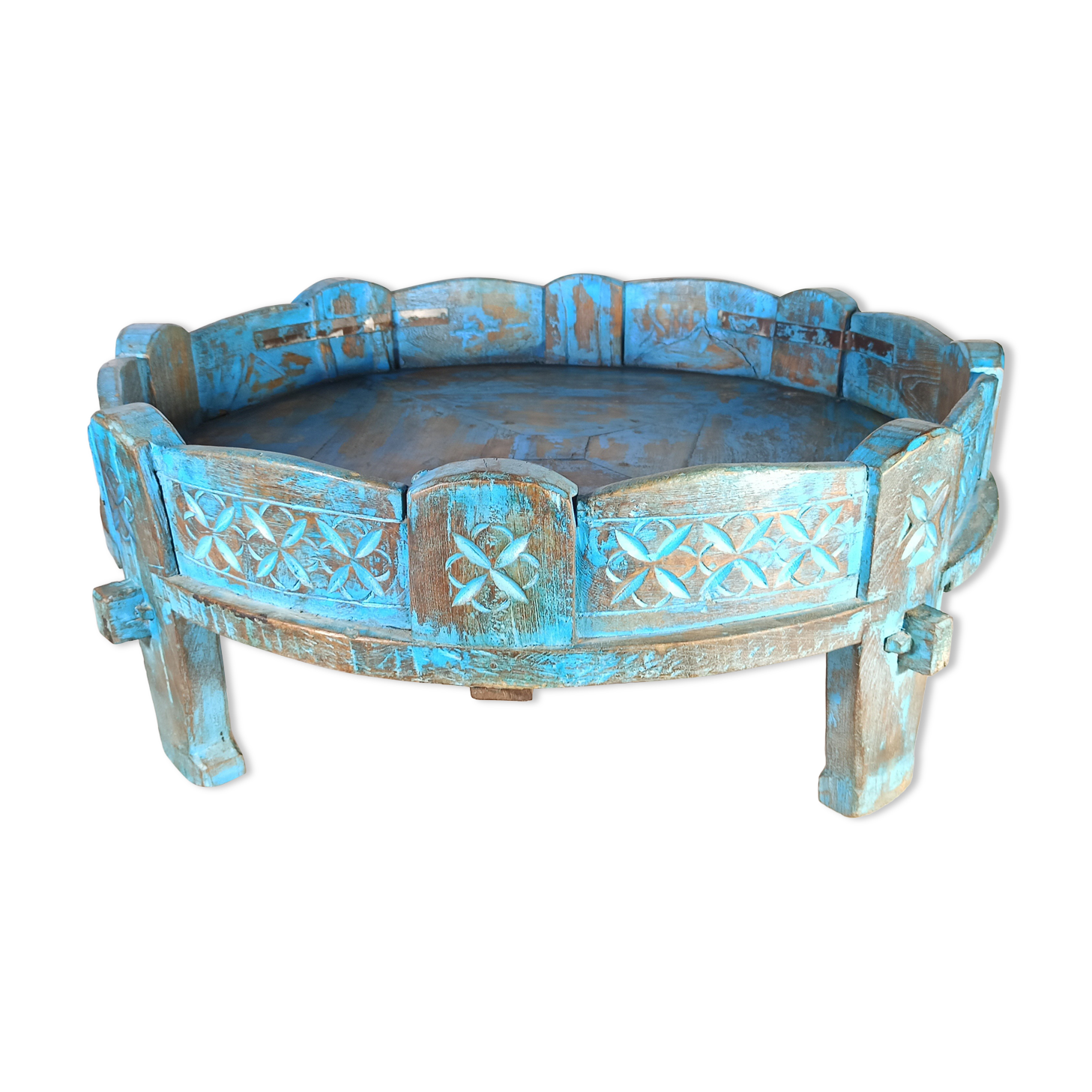 Round coffee table in old wood grinding wheel