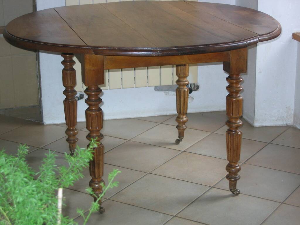 Table en noyer