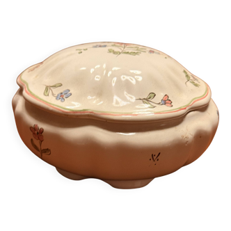 Bol covered Moustiers