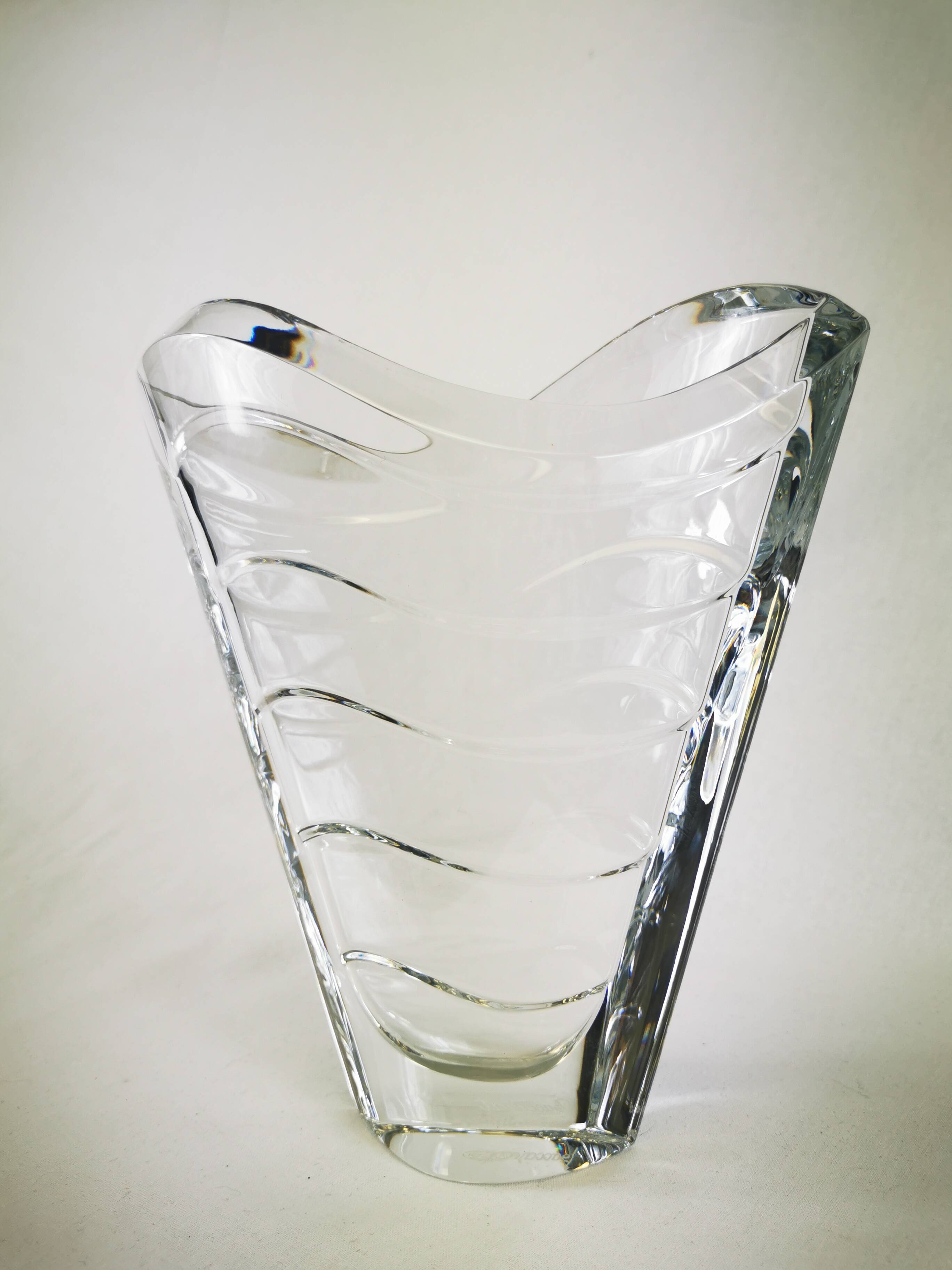 Baccarat crystal vase model Wave