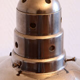 Lampe Bauhaus en verre mercurisé suspension industrielle chromée.