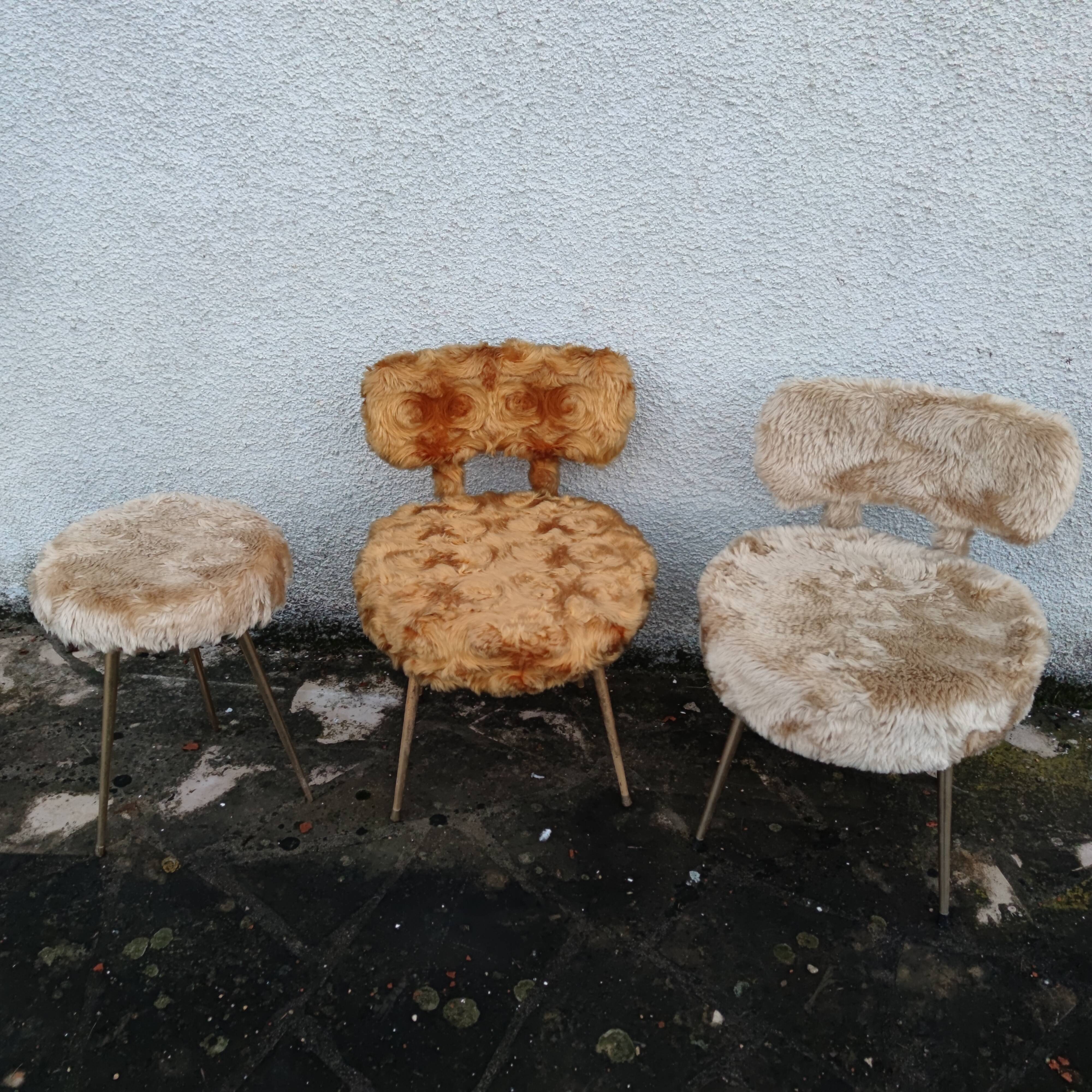 Chairs and pouf moumoute Pelfran