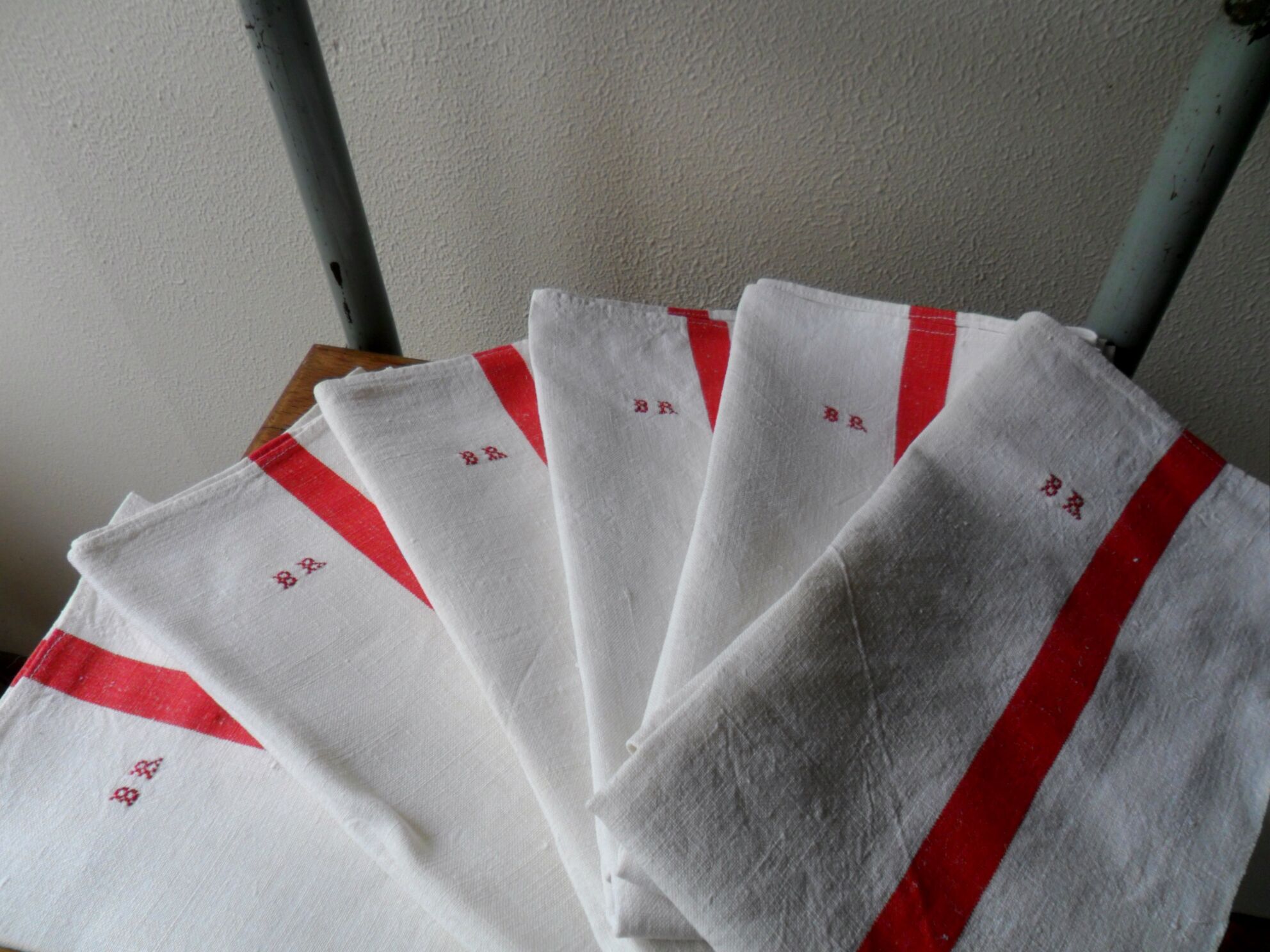 Set of 6 antique half-cloths, embroidered BR