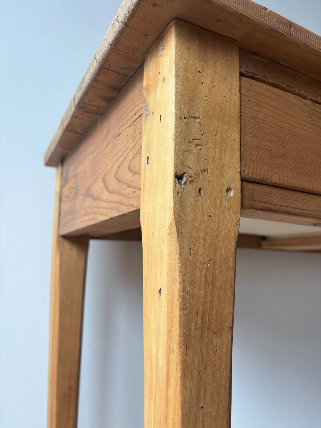 Farmhouse table with 2 large drawers