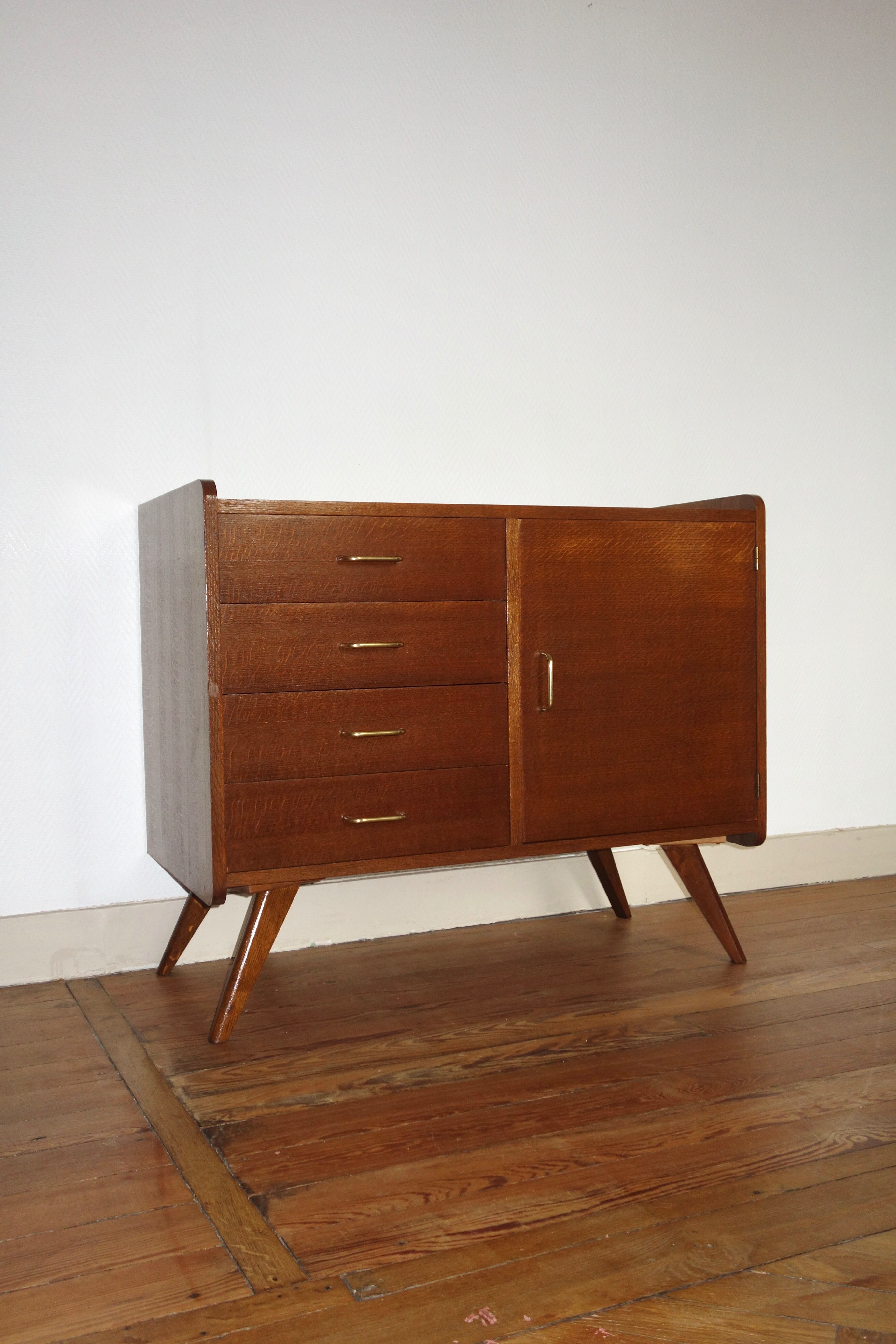 Convenient buffet in oak from the 1950s