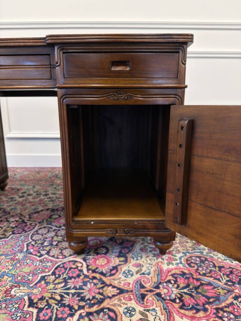 Classic English Desk with Black Inlay