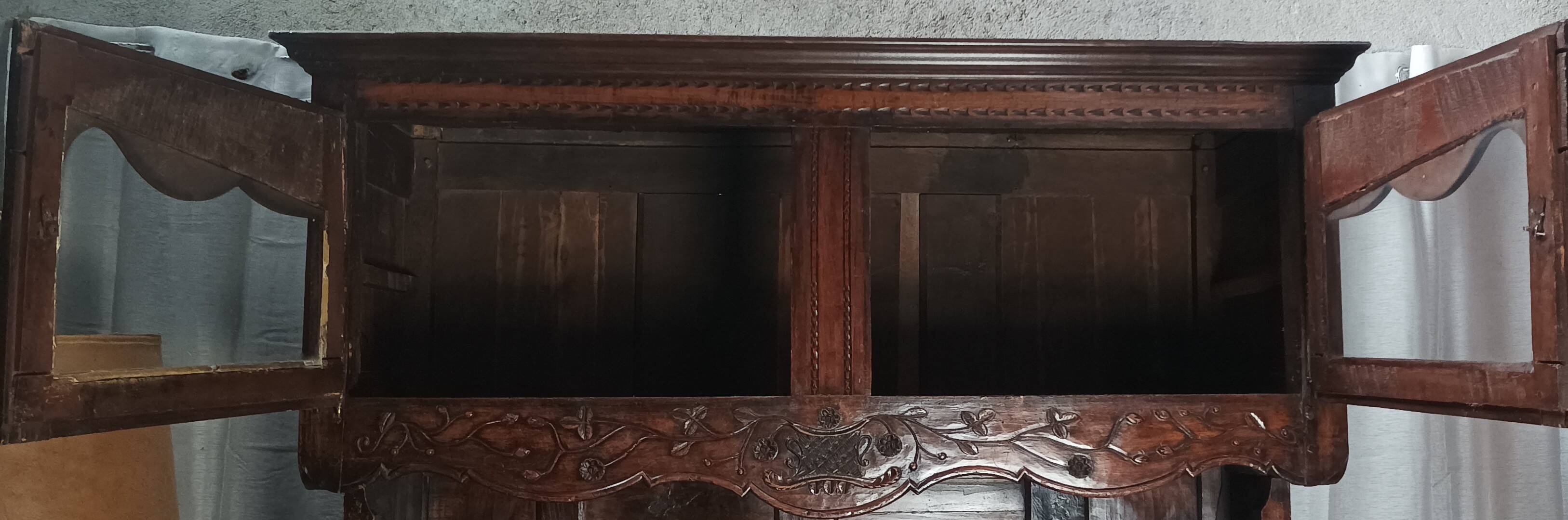 Provençal ash dresser