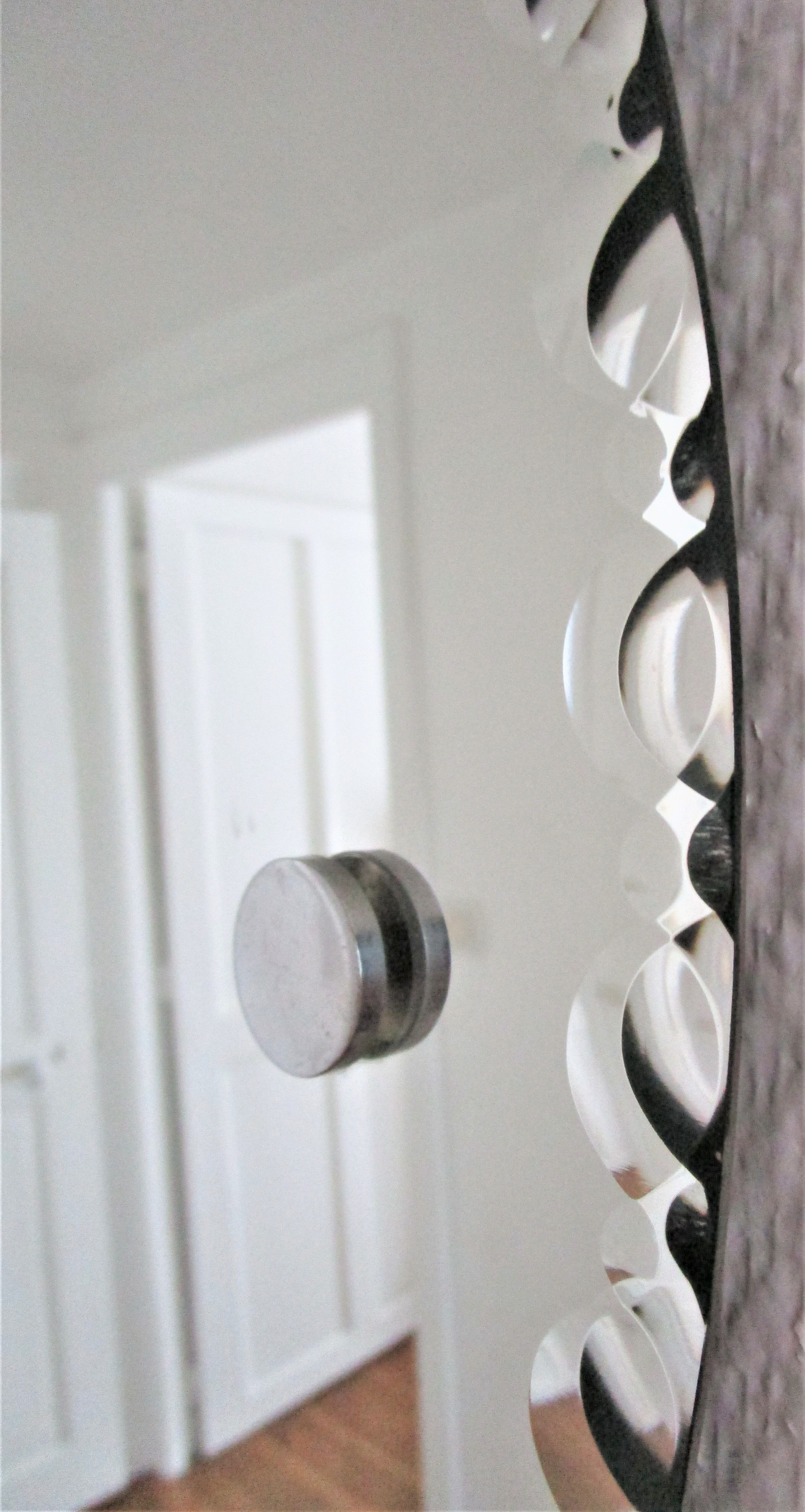 Round mirror with bevelled rim of the 60s diameter 66 cm