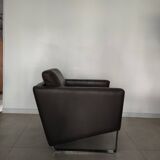 Fauteuil en cuir piétement metal