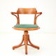 Chaise pivotante réglable en hauteur par Ton