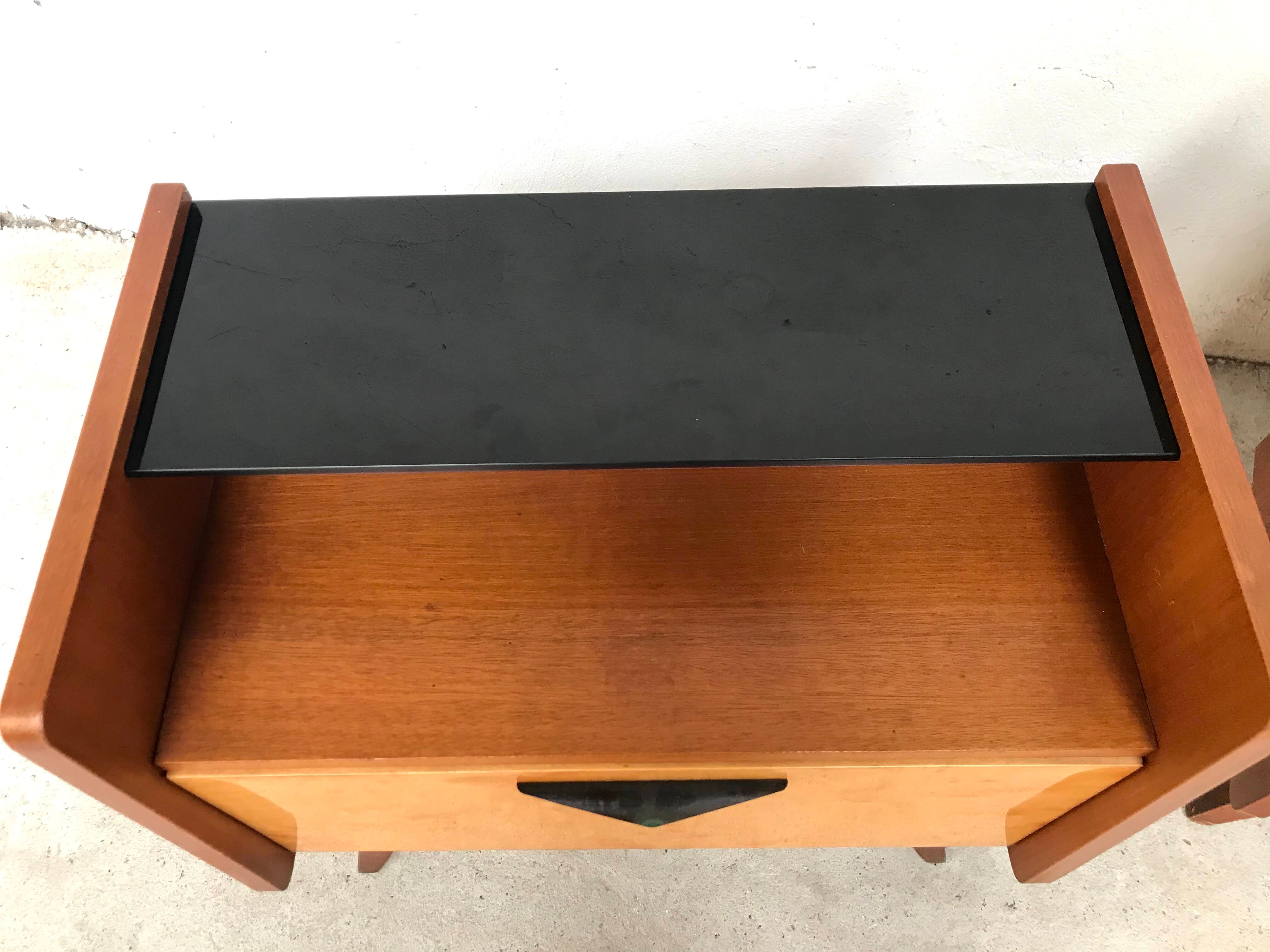 Chevets ou tables de nuit vintage années 60