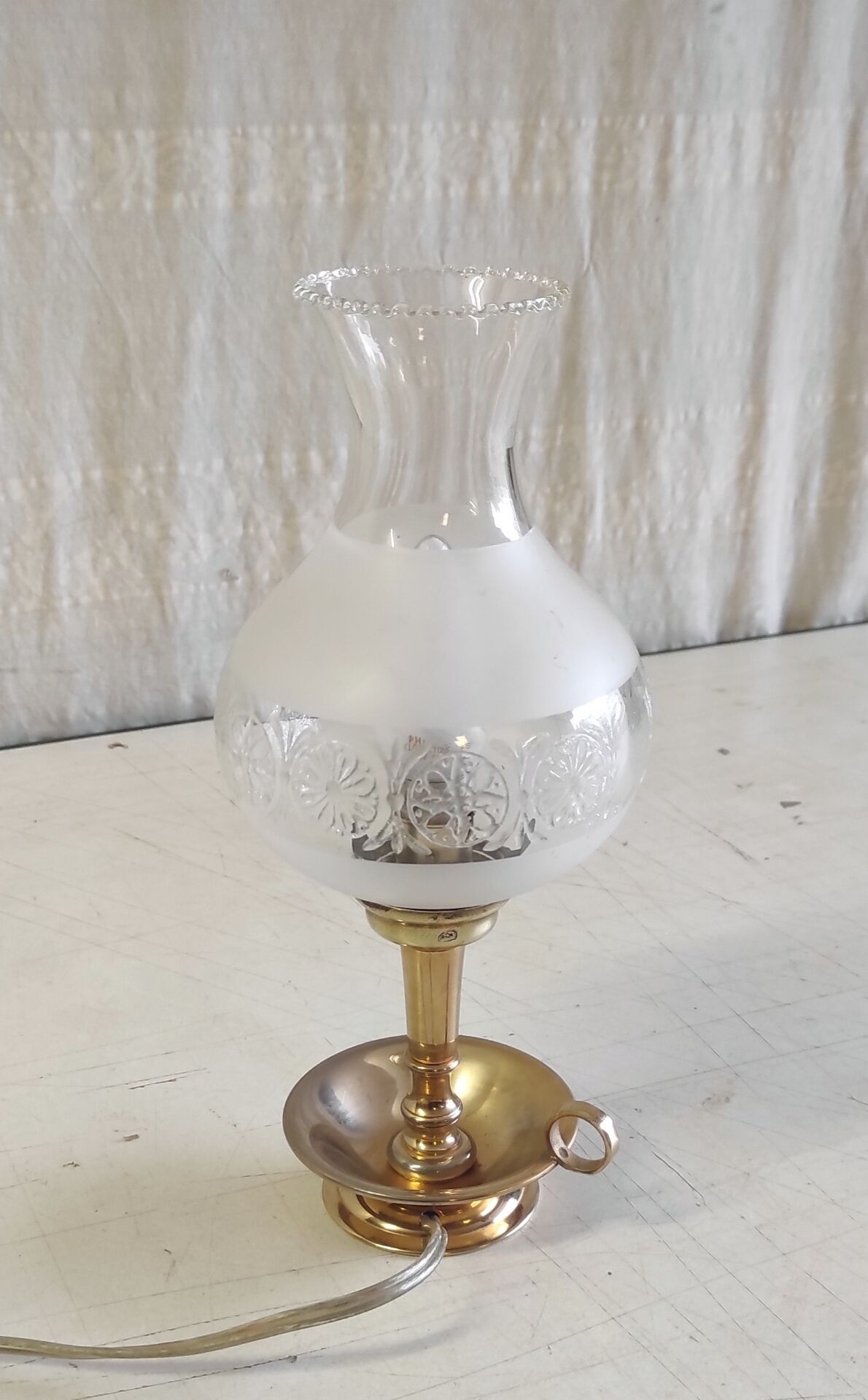 Table lamp in gilded brass and glass - mid 20th century.