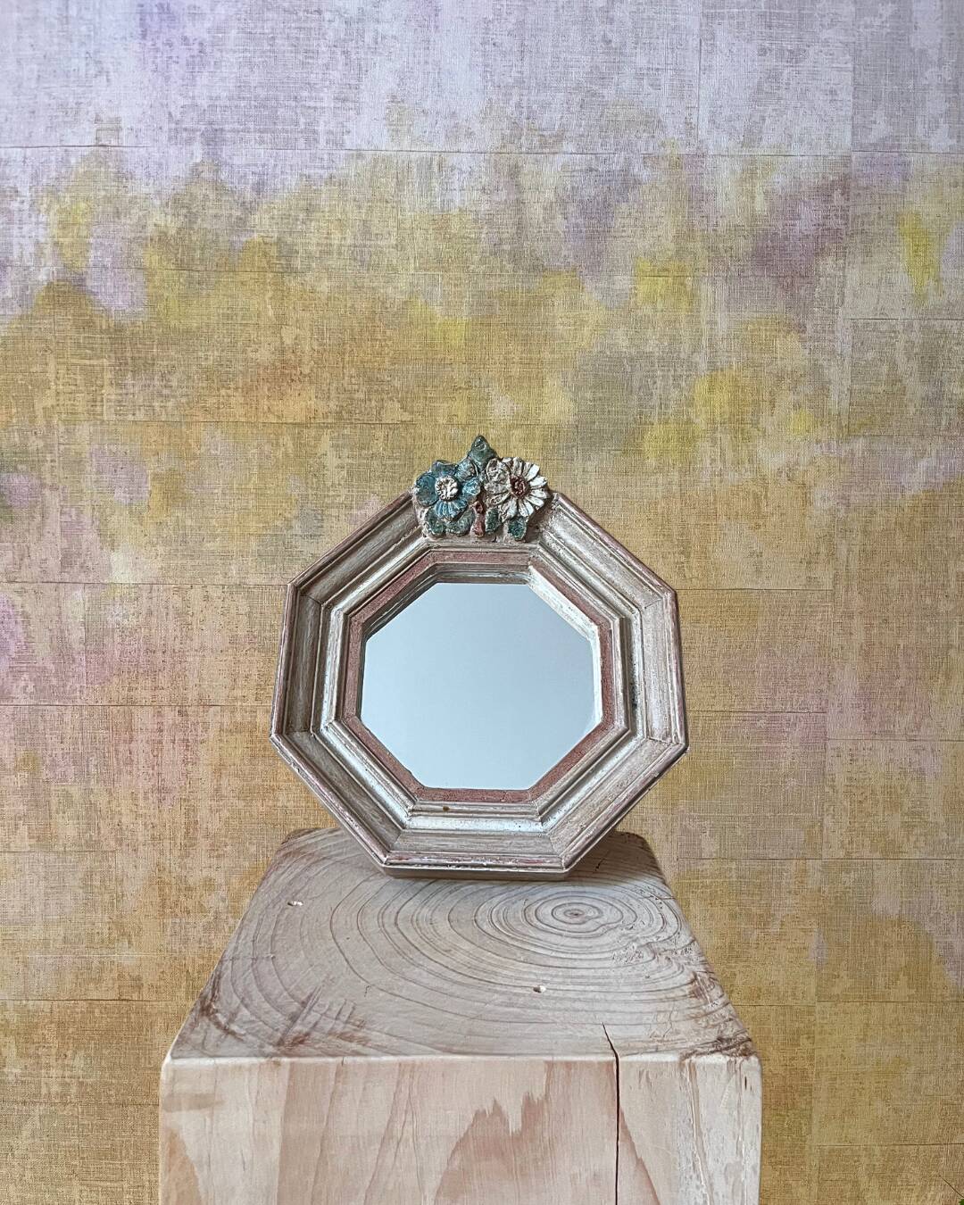 Small wooden wall mirror – Embossed floral decoration