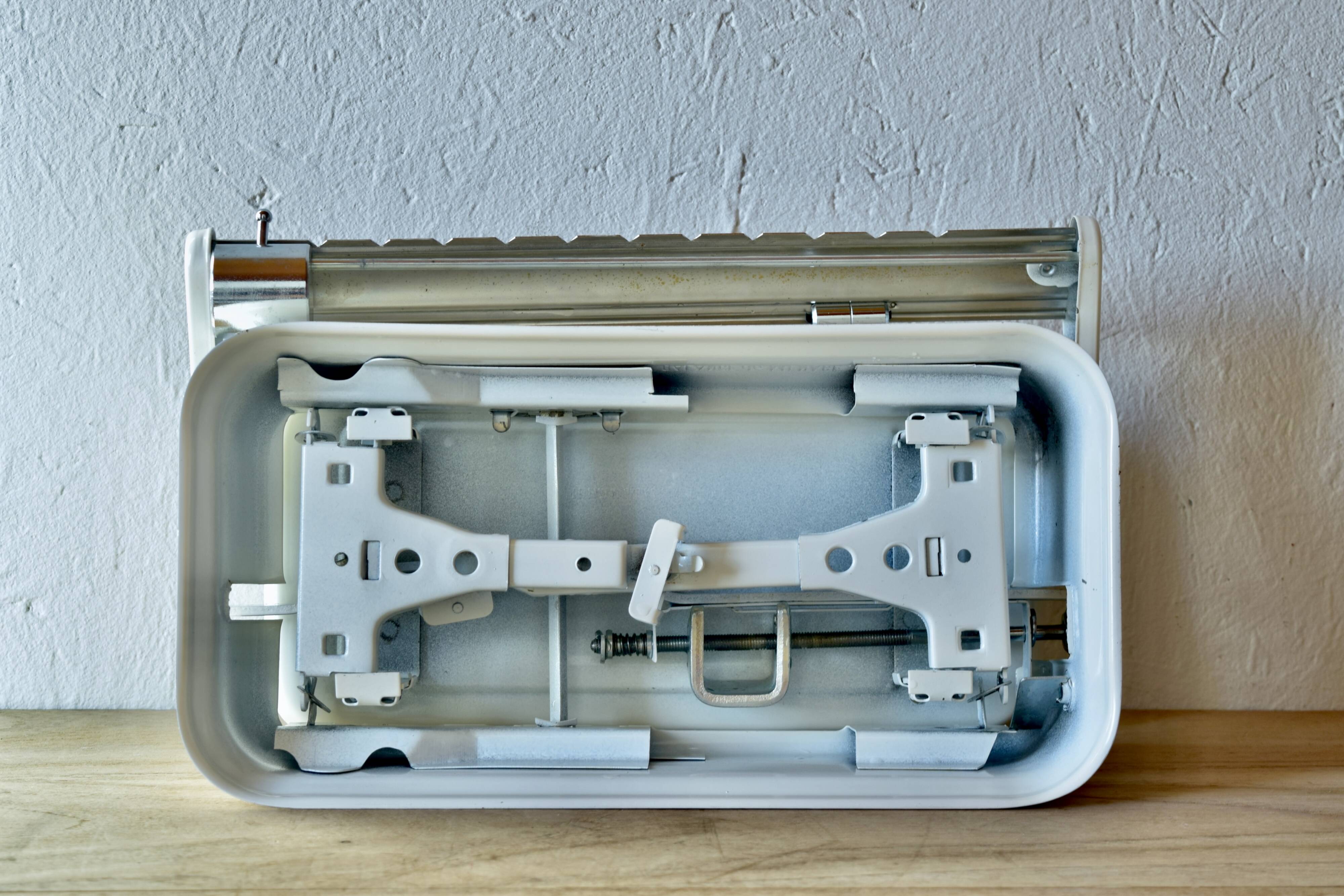 Stube - old household scale in lacquered sheet steel