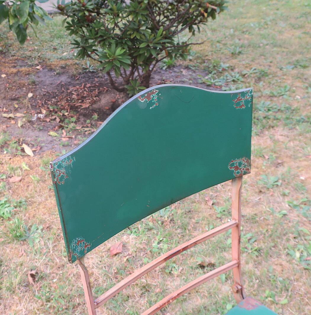 Mid century distressed painted iron garden table and 2 chairs, 1960s