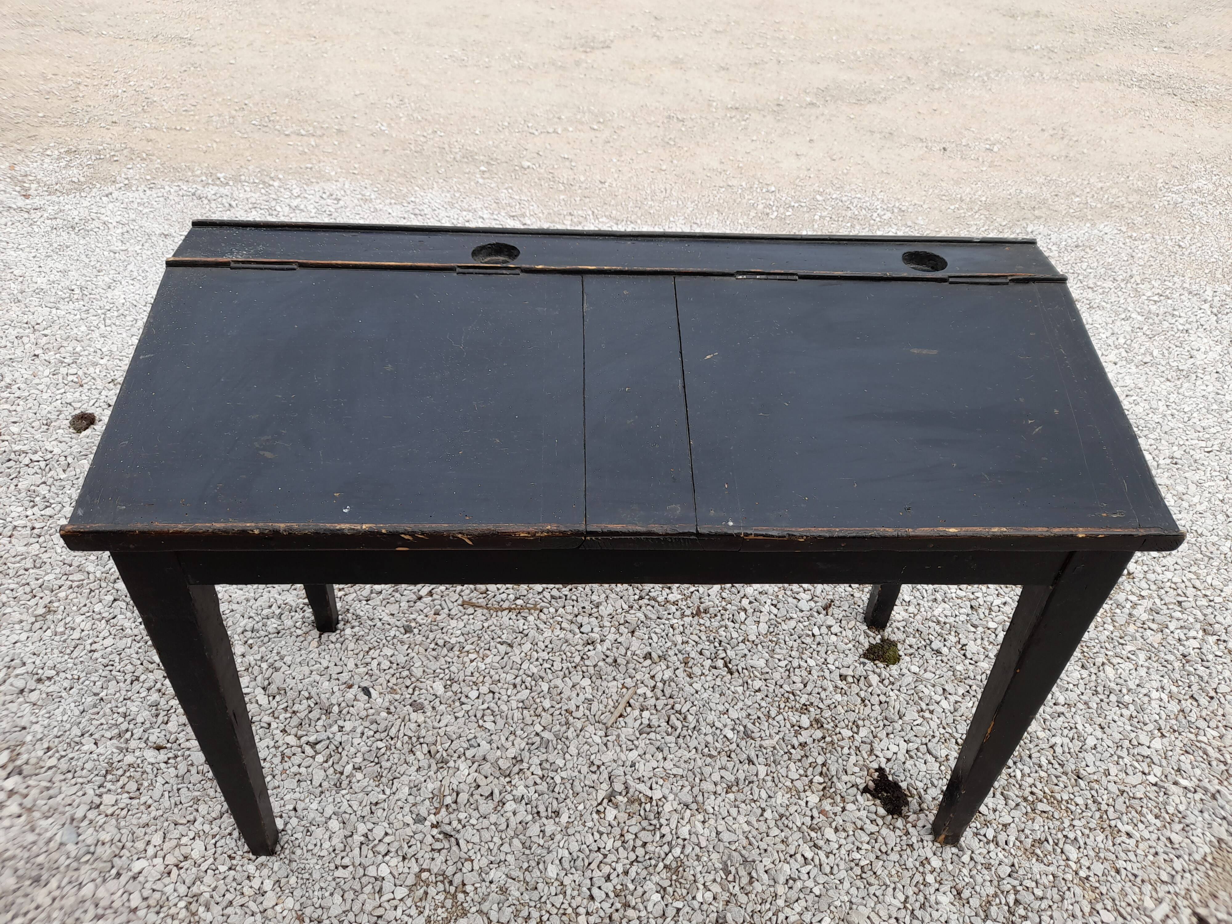 Pupitre bureau enfant d'école peint en noir 1950