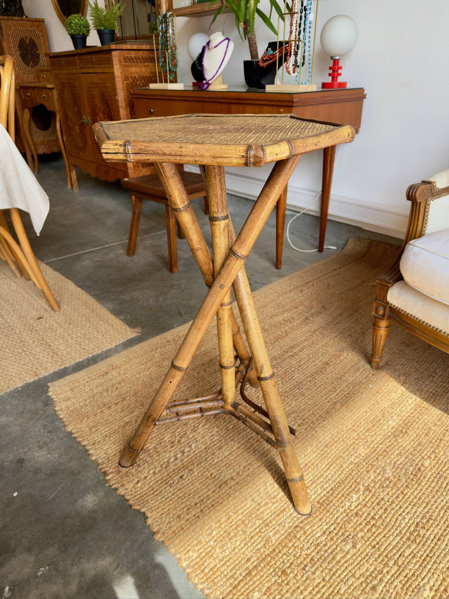 Vintage bamboo side table – Riviera spirit