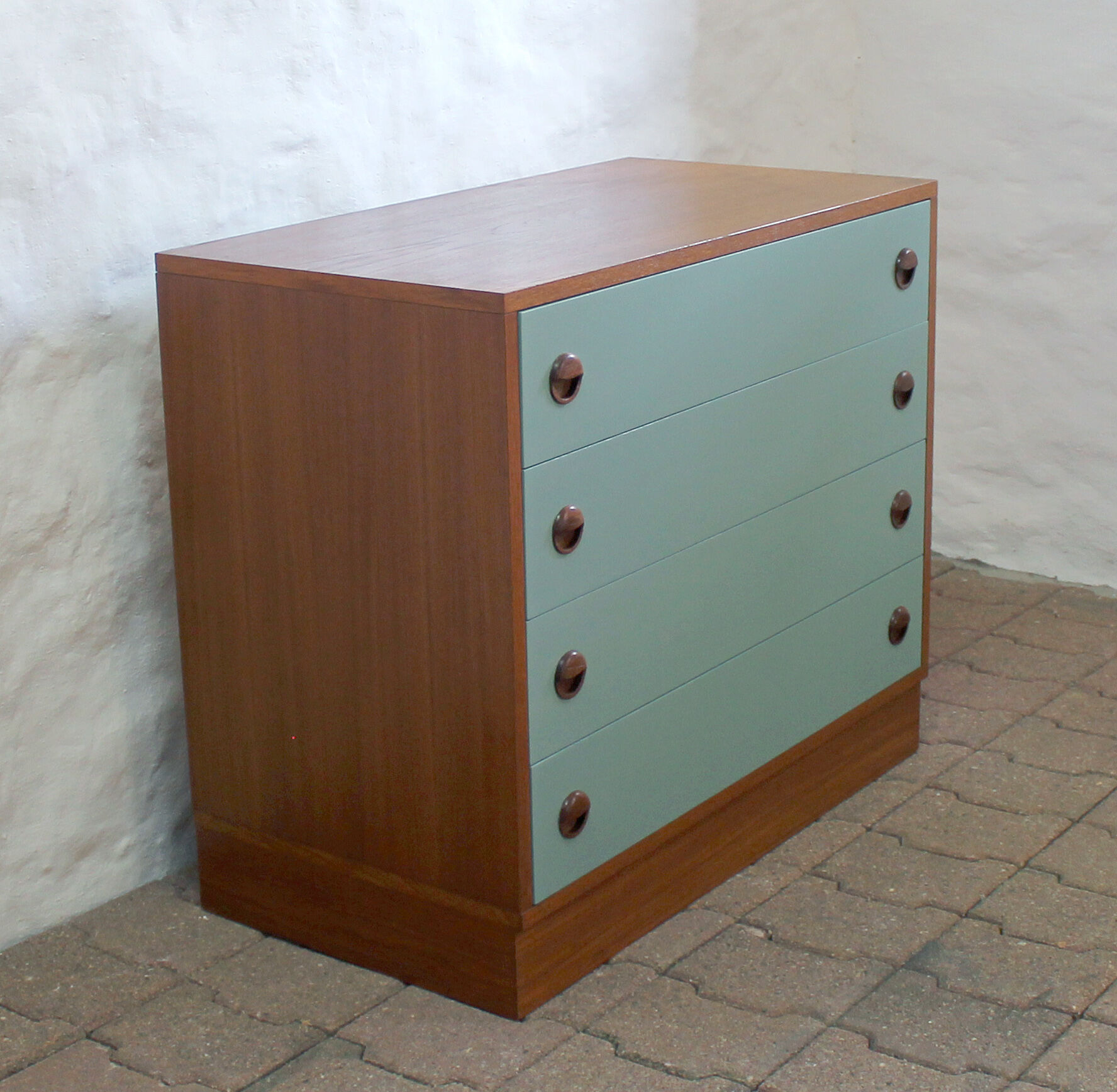 Vintage Scandinavian chest of drawers
