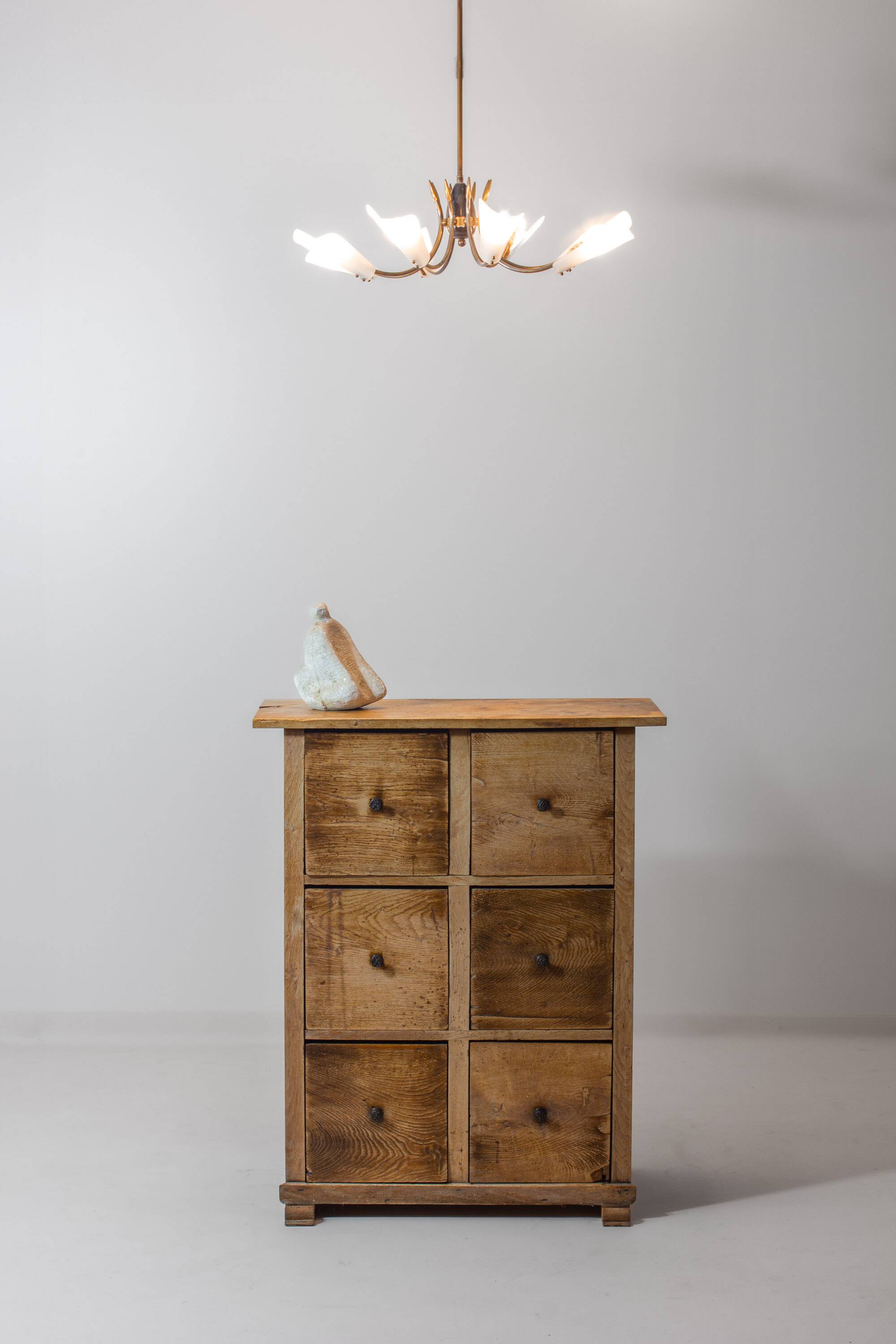 Commode rustique d'art populaire, France années 1900