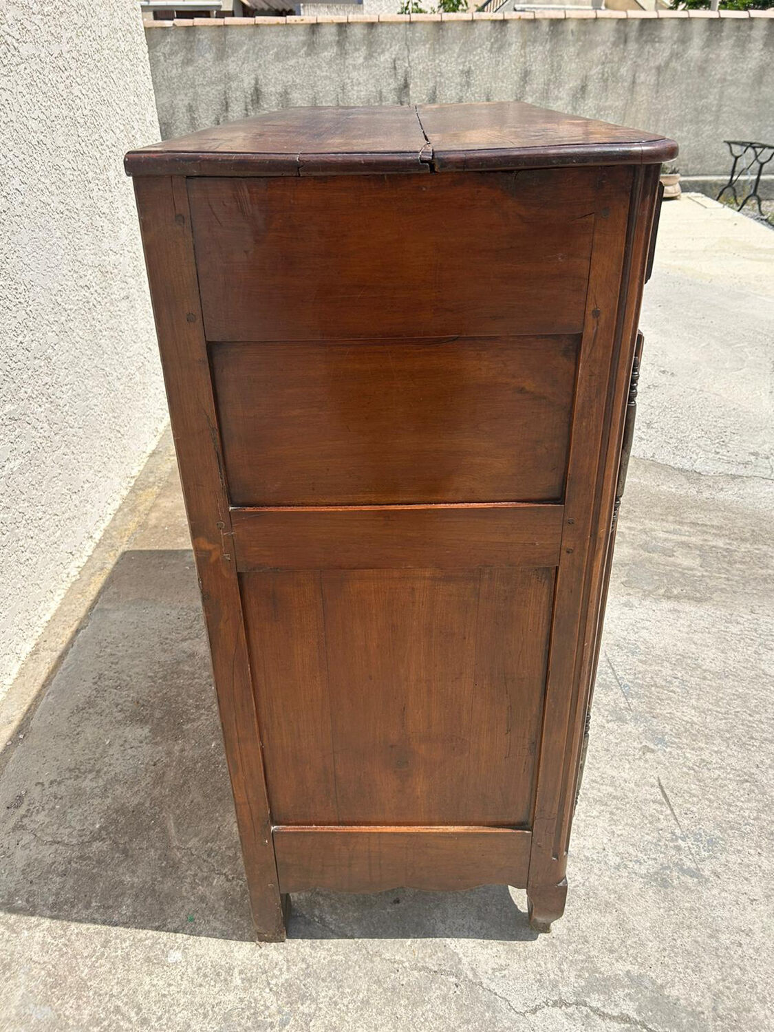 Antique Louis XV sideboard in solid wood