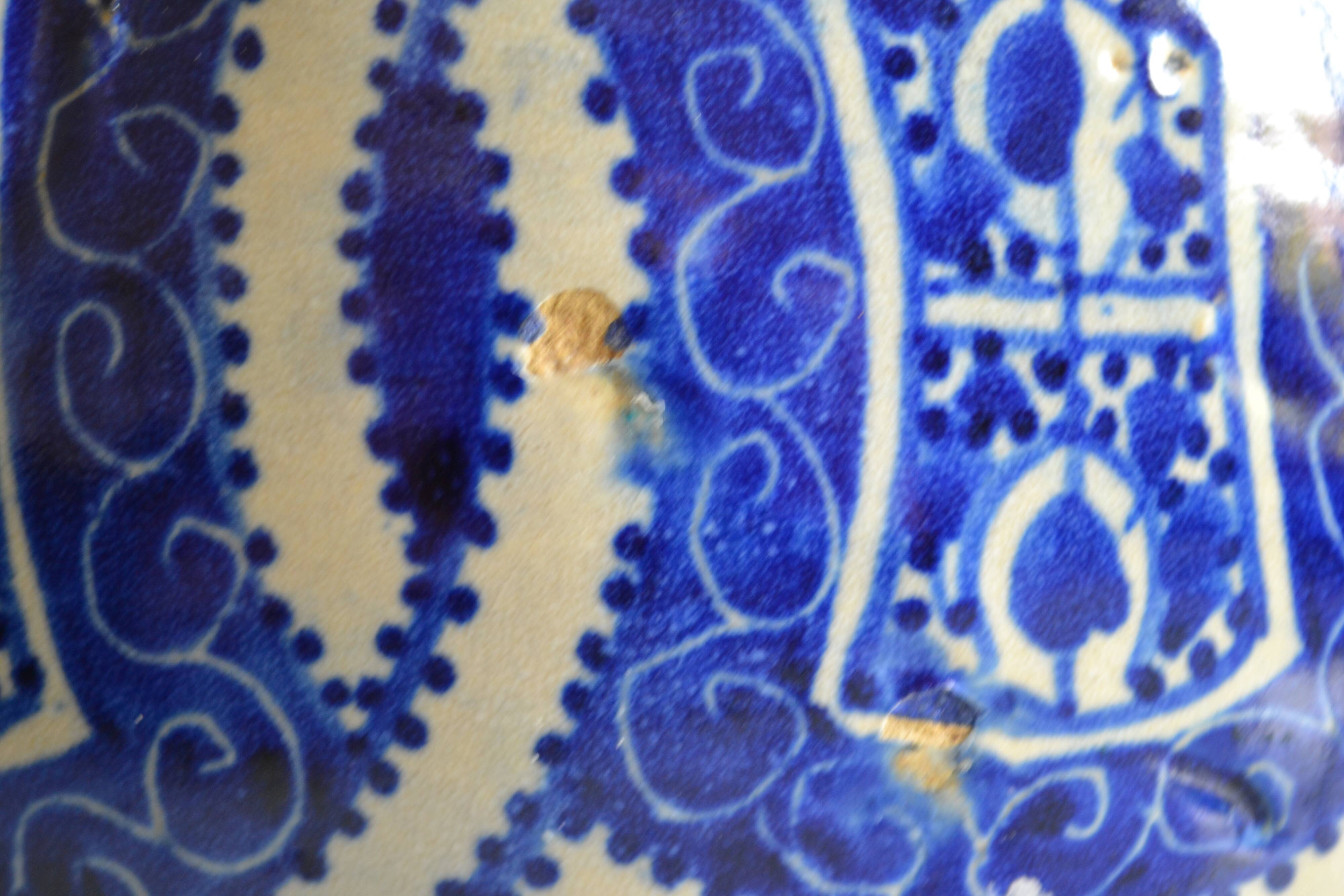 Large vase from the Serghini workshop, ancient Moroccan ceramics, first half of the 20th century.