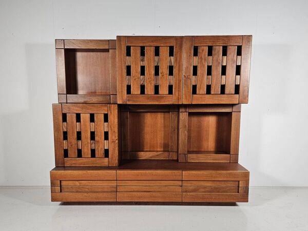 Buffet Plato en bois de noyer massif par Ferdinando Meccani, 1969