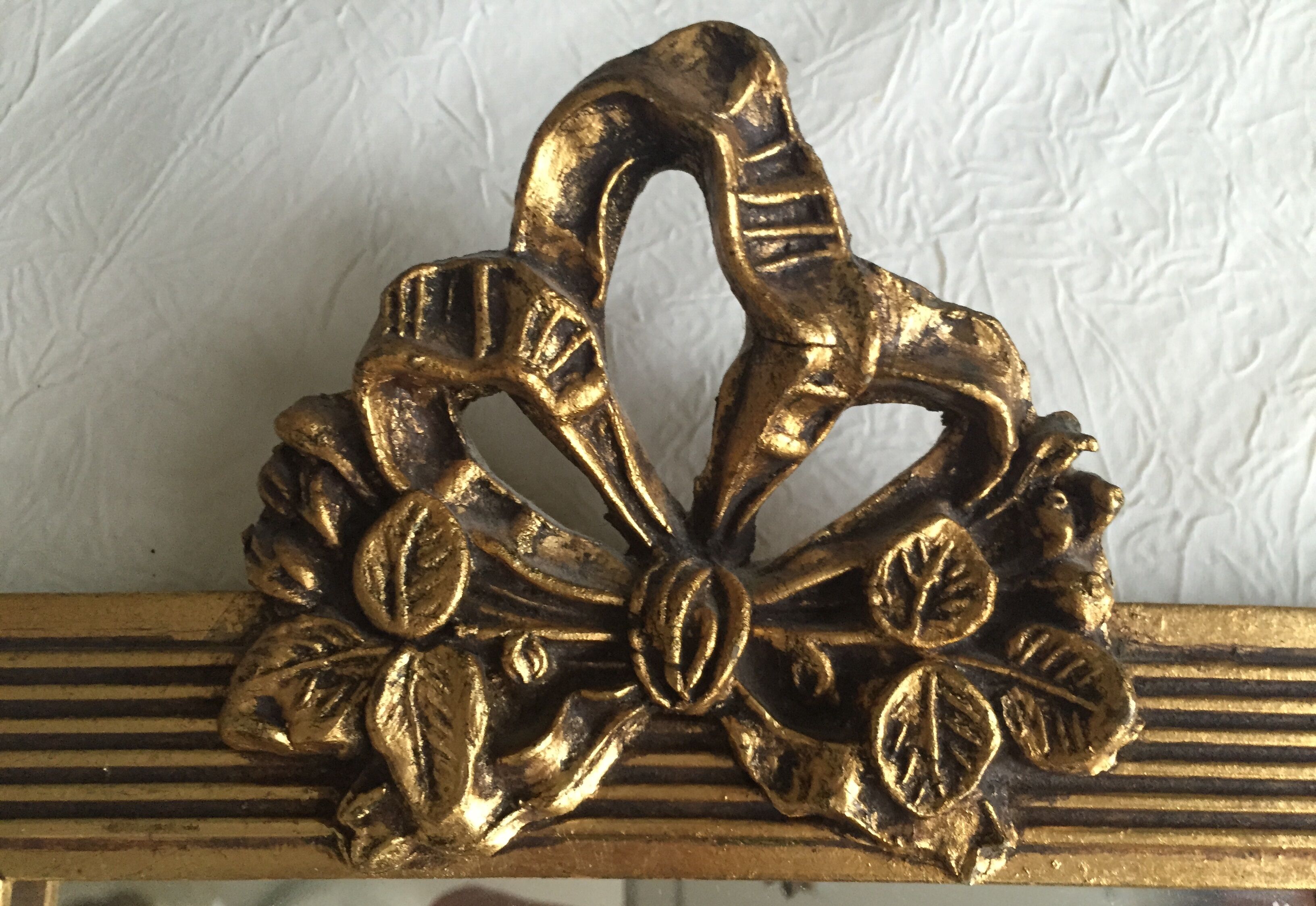 Small gilded wooden mirror 20x32cm