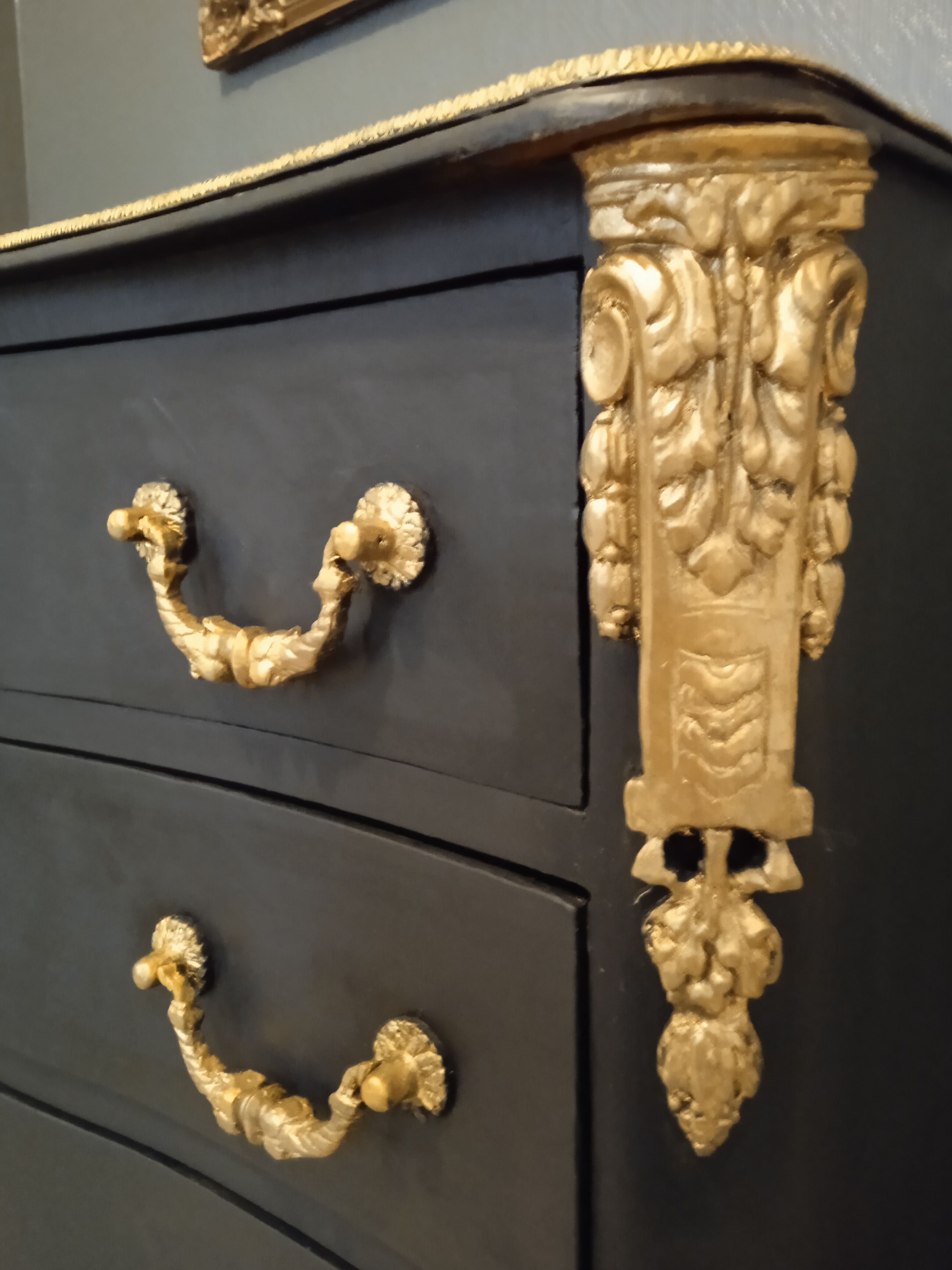 Empire style dresser