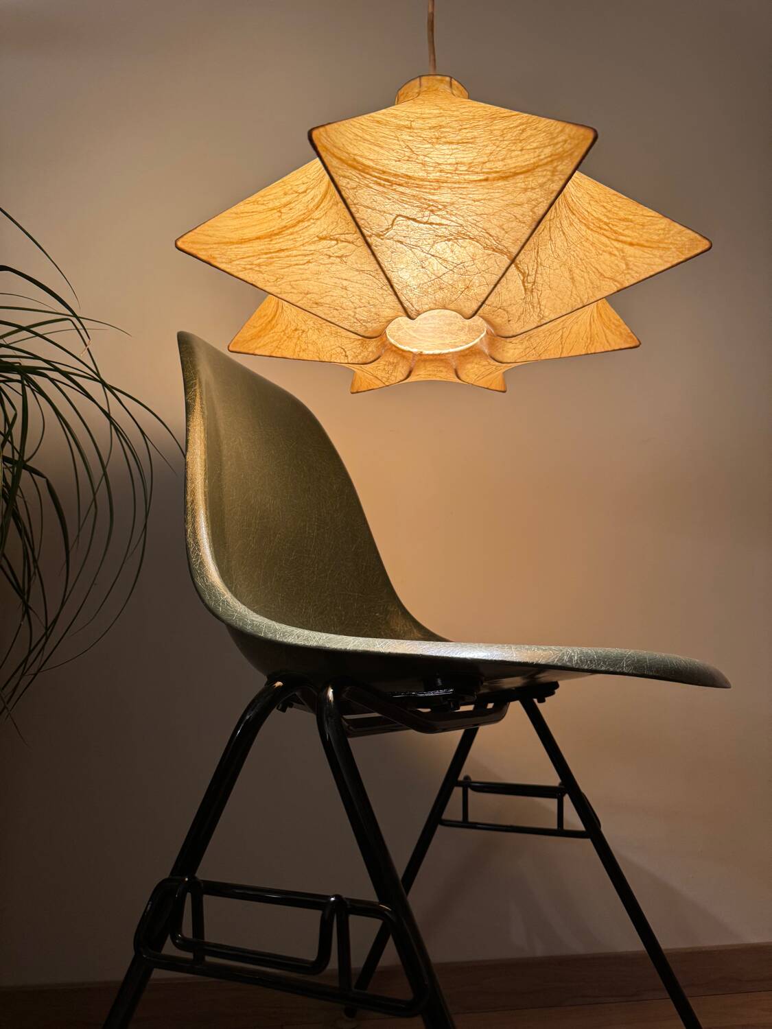 Suspension cocoon in fibreglass, 60s