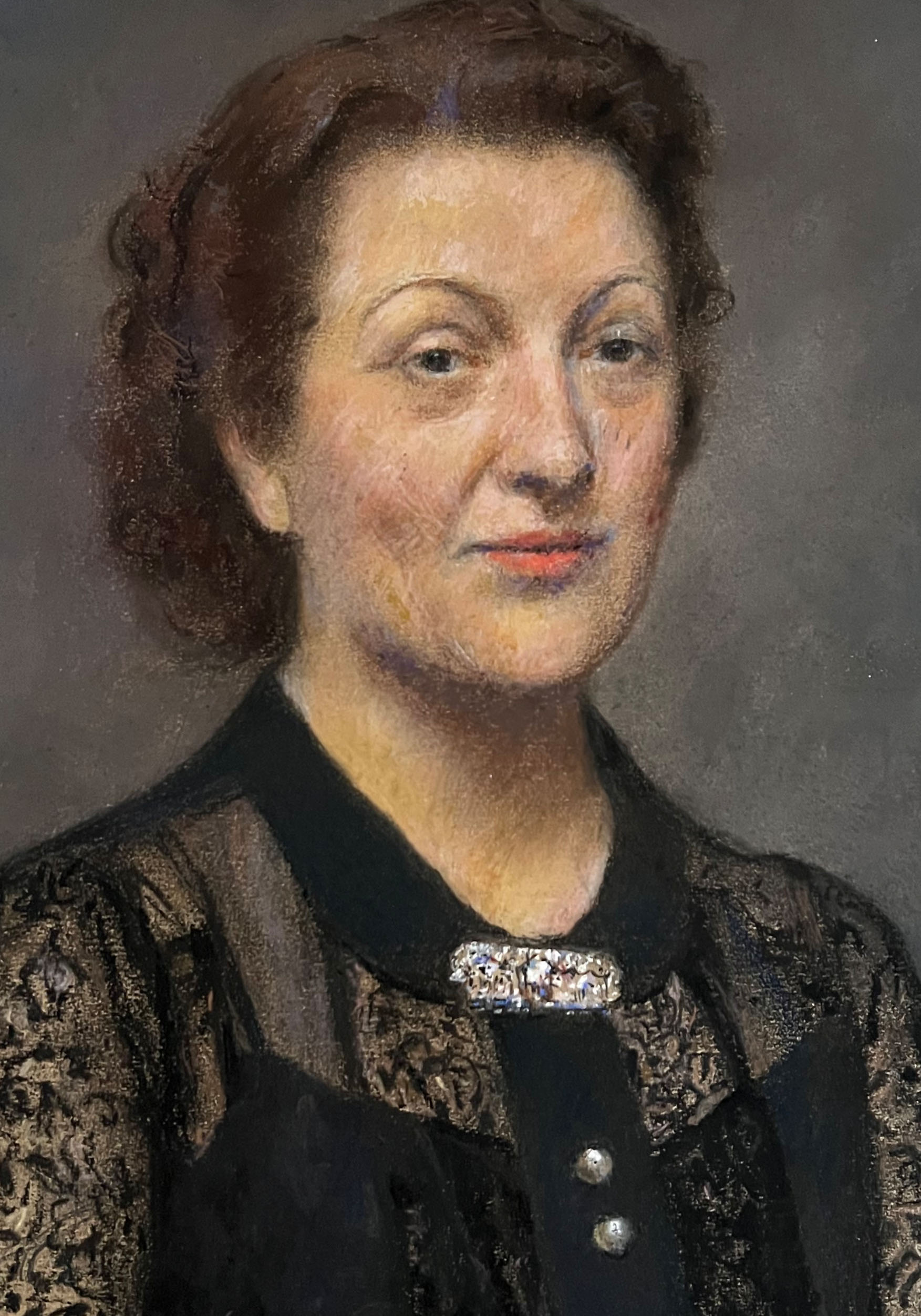 Portrait of a Pastel woman on paper