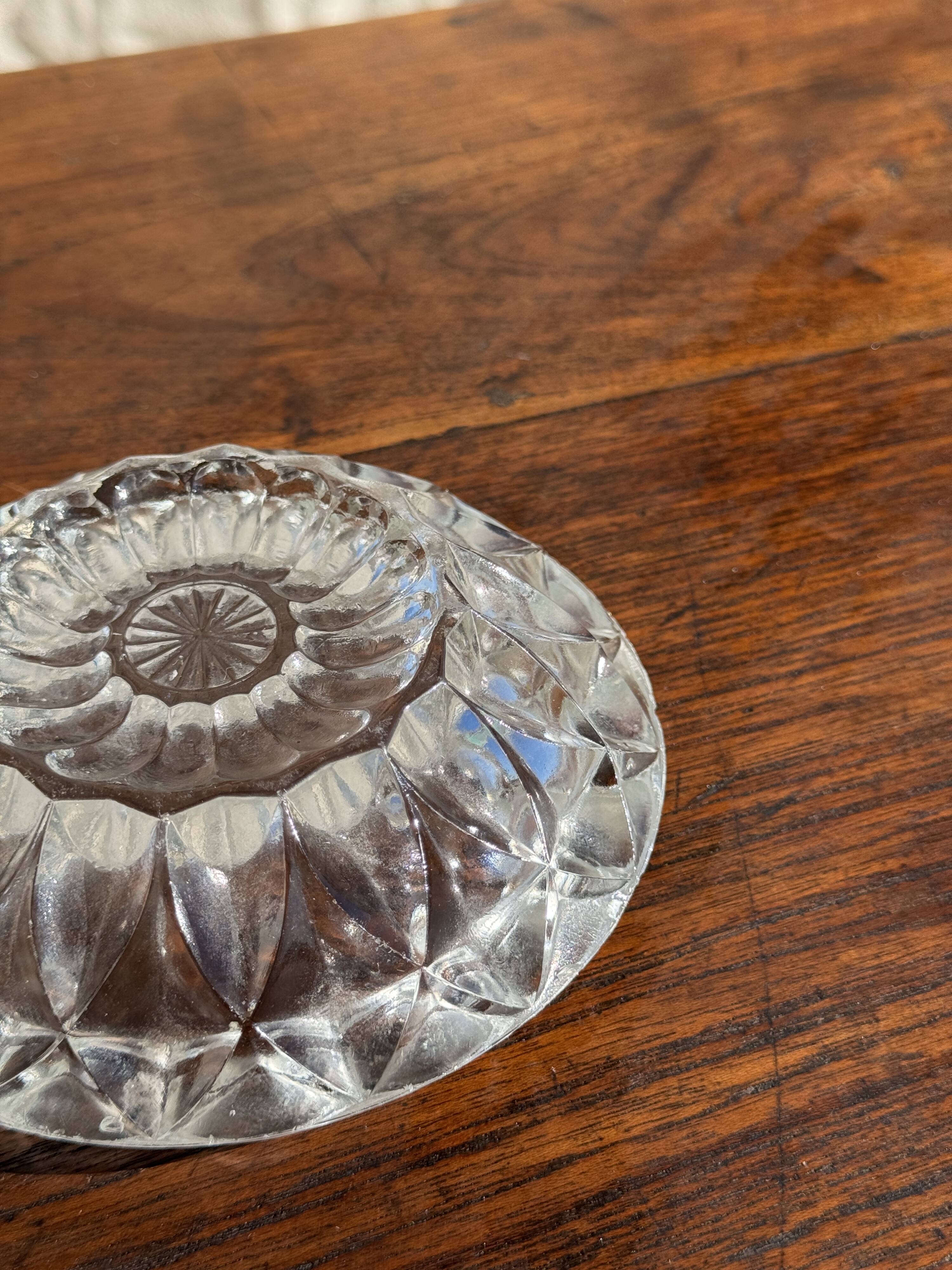 Cendrier en verre classique rosace D13