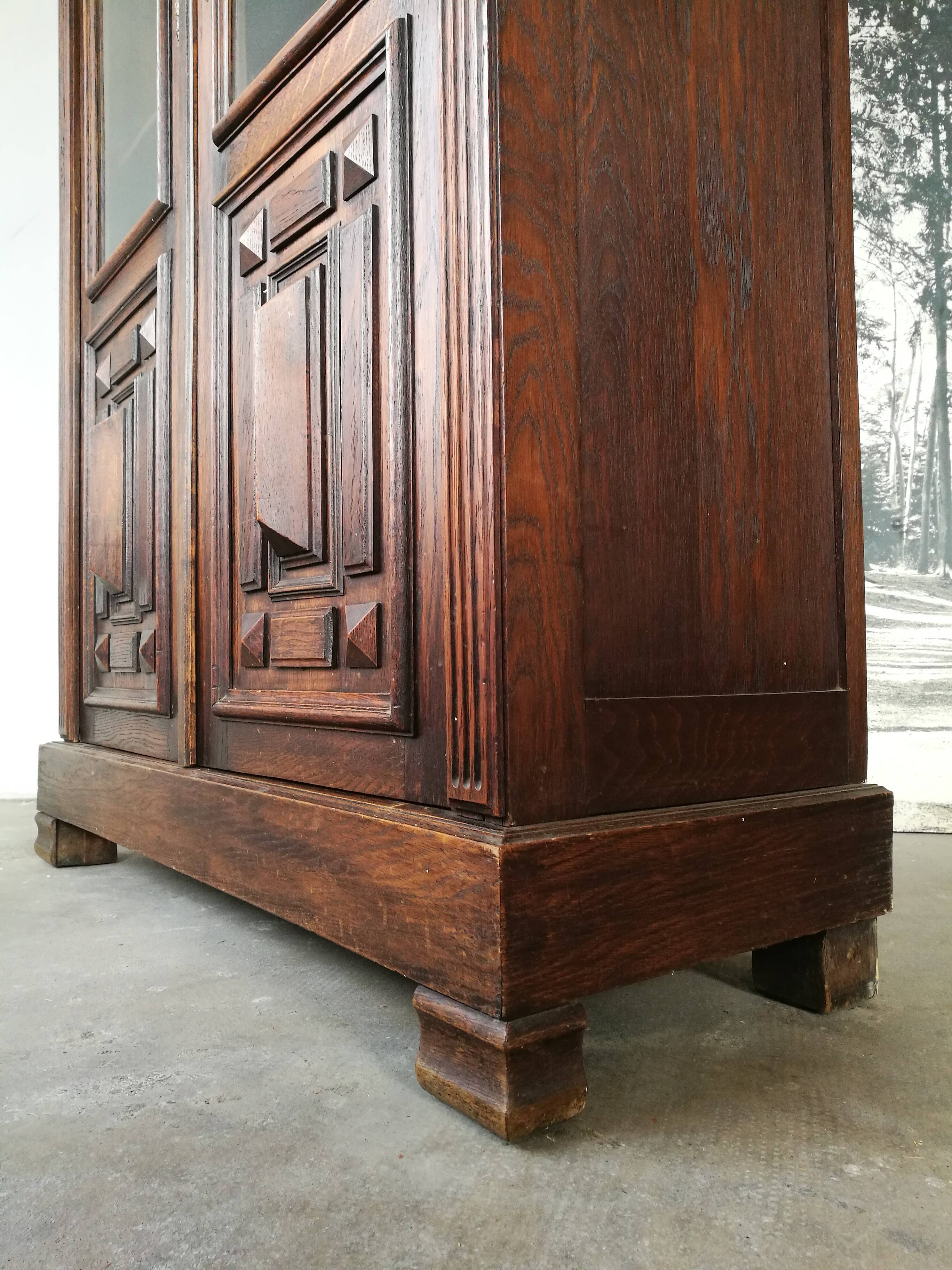 Vitrine en chêne bibliothèque  vers 1900