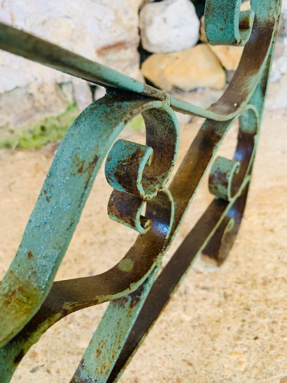 Screen, Art Deco wrought iron with floral decorations circa 30's