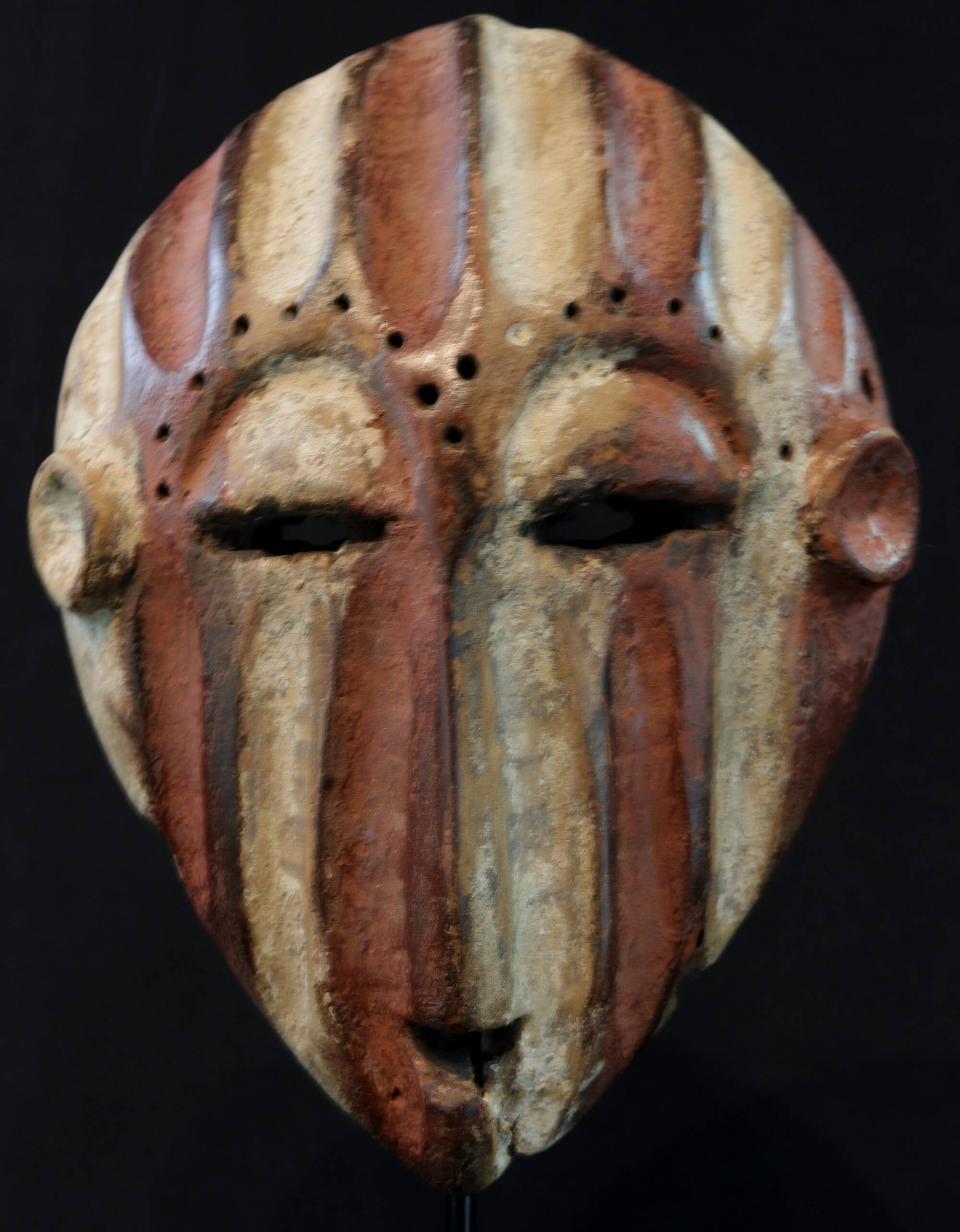 African Tribal Art - Kela Yela Mask DRC - 24.5 Cms