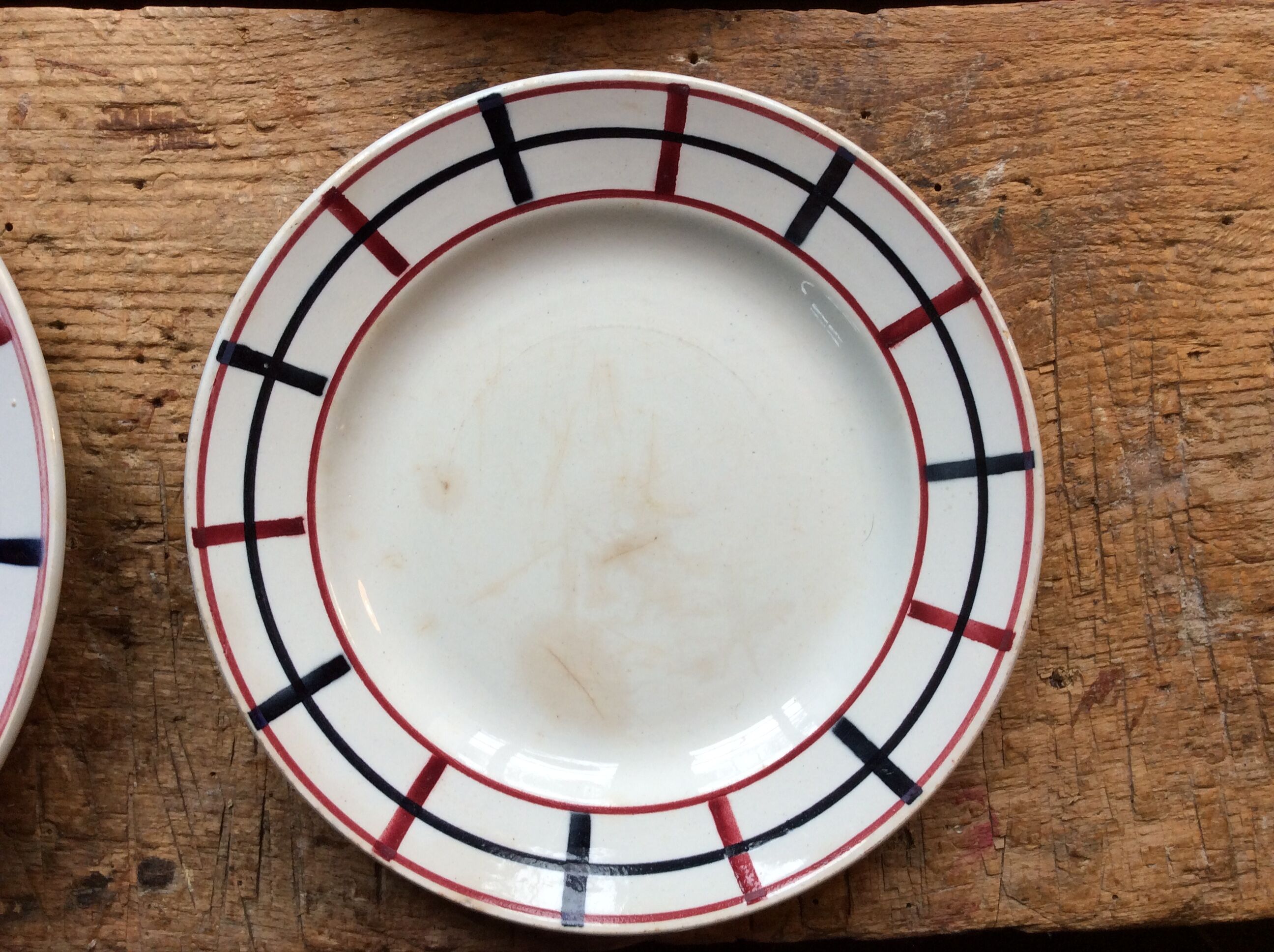 2 large and 2 small plates model basque Lou