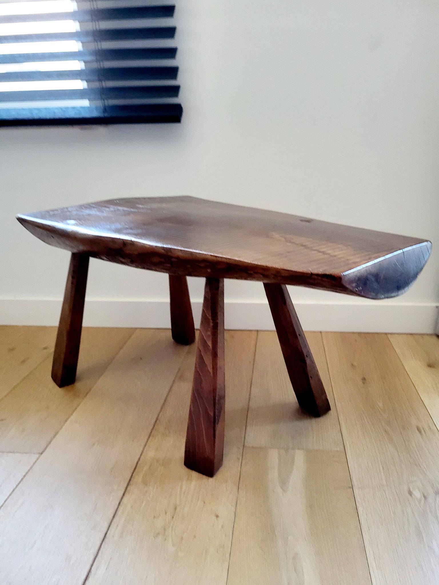 Banc ou table d'appoint en bois massif de tronc d'arbre, style brutaliste, 1960