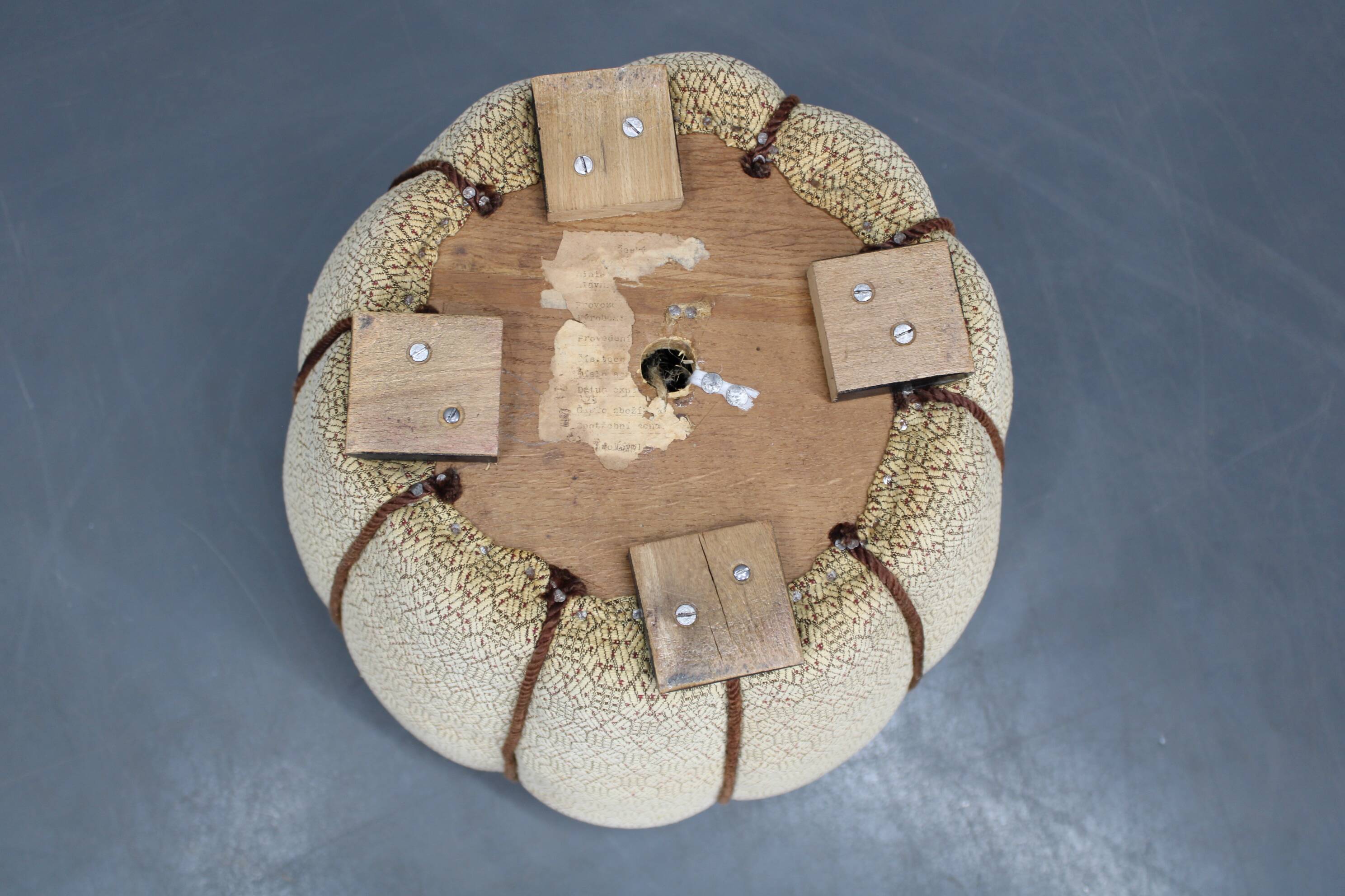 Tabouret Art Déco de Jindrich Halabala, Tchécoslovaquie 1930