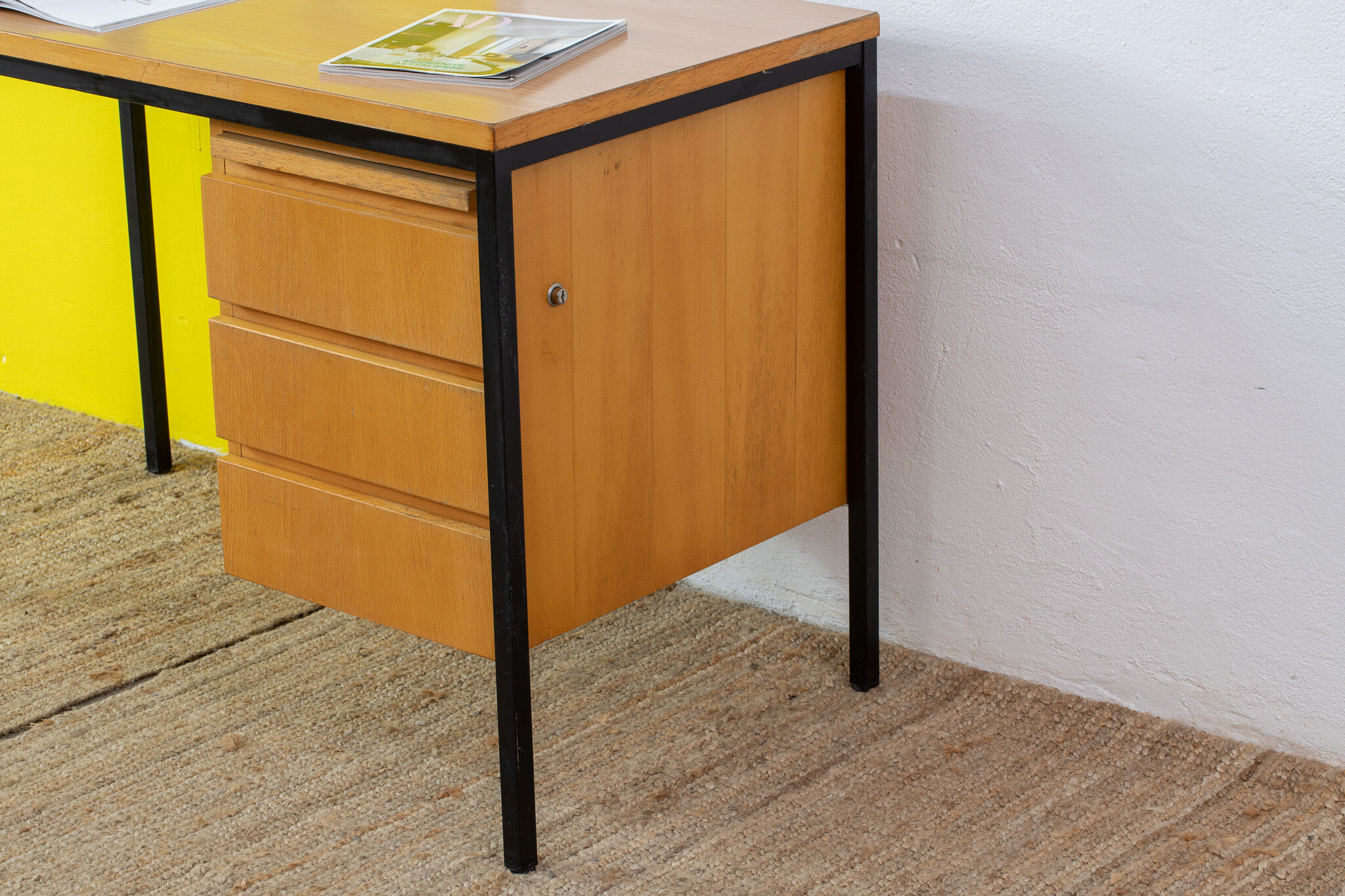 Bureau scandinave vintage – 120.5 cm