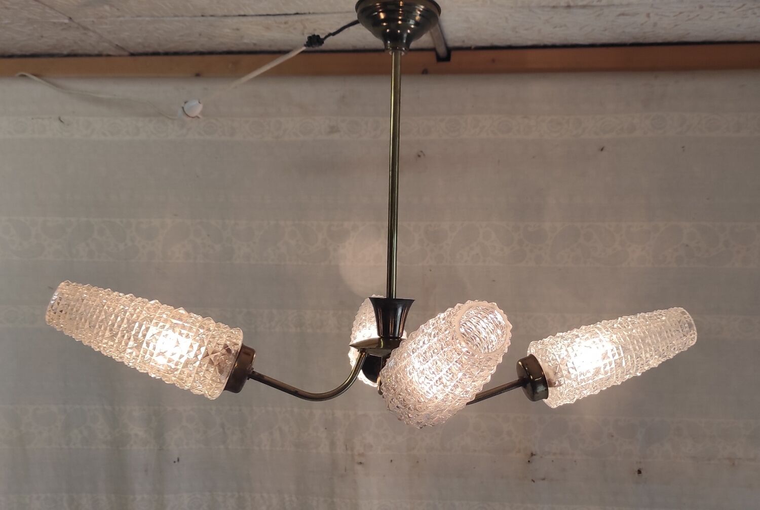 Brass chandelier with 4 lights and glass tulips - 1950s/60s